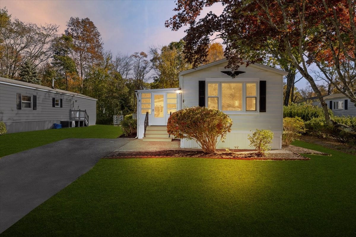 33 Thayer Property Photo 3
