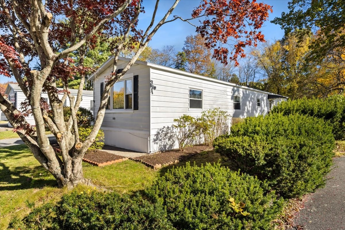 33 Thayer Property Photo 4