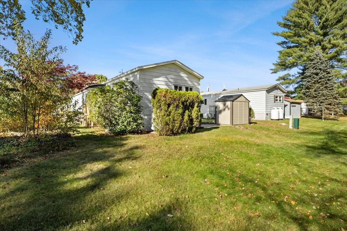 33 Thayer Property Photo 8