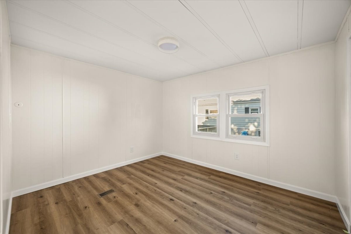 33 Thayer Property Photo 26