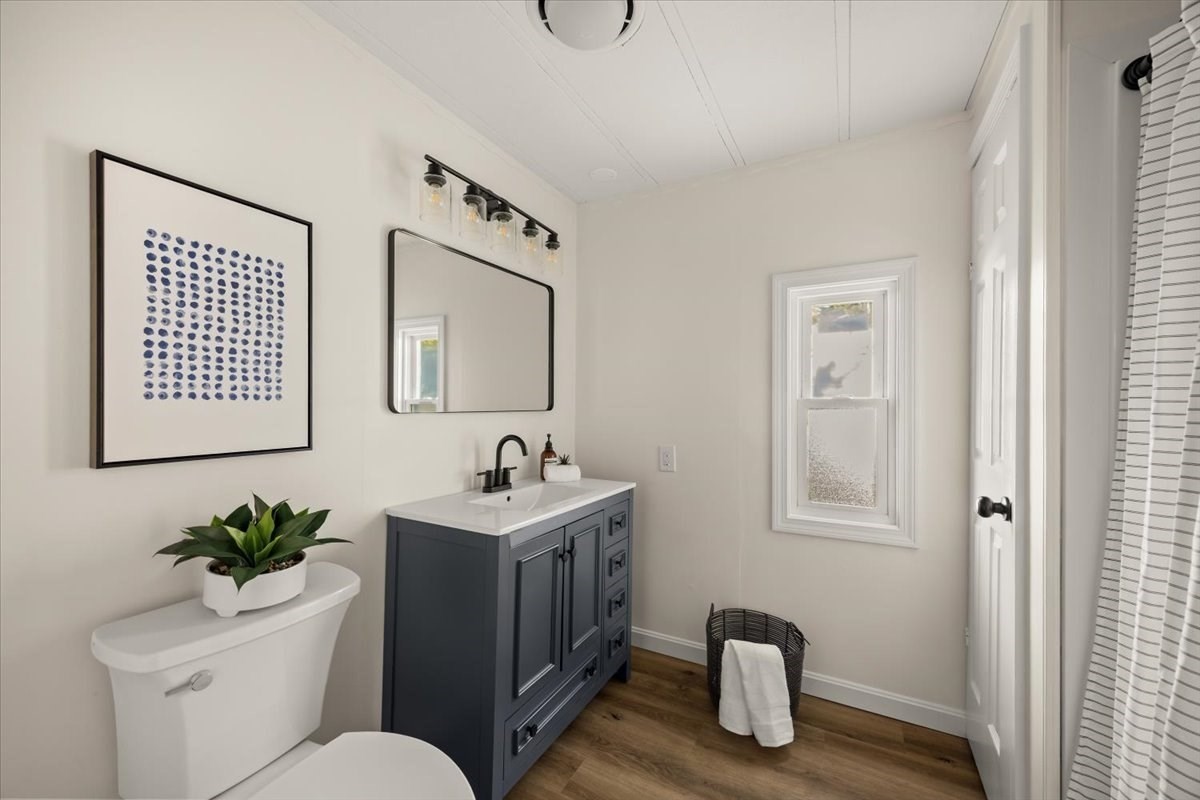 33 Thayer Property Photo 28