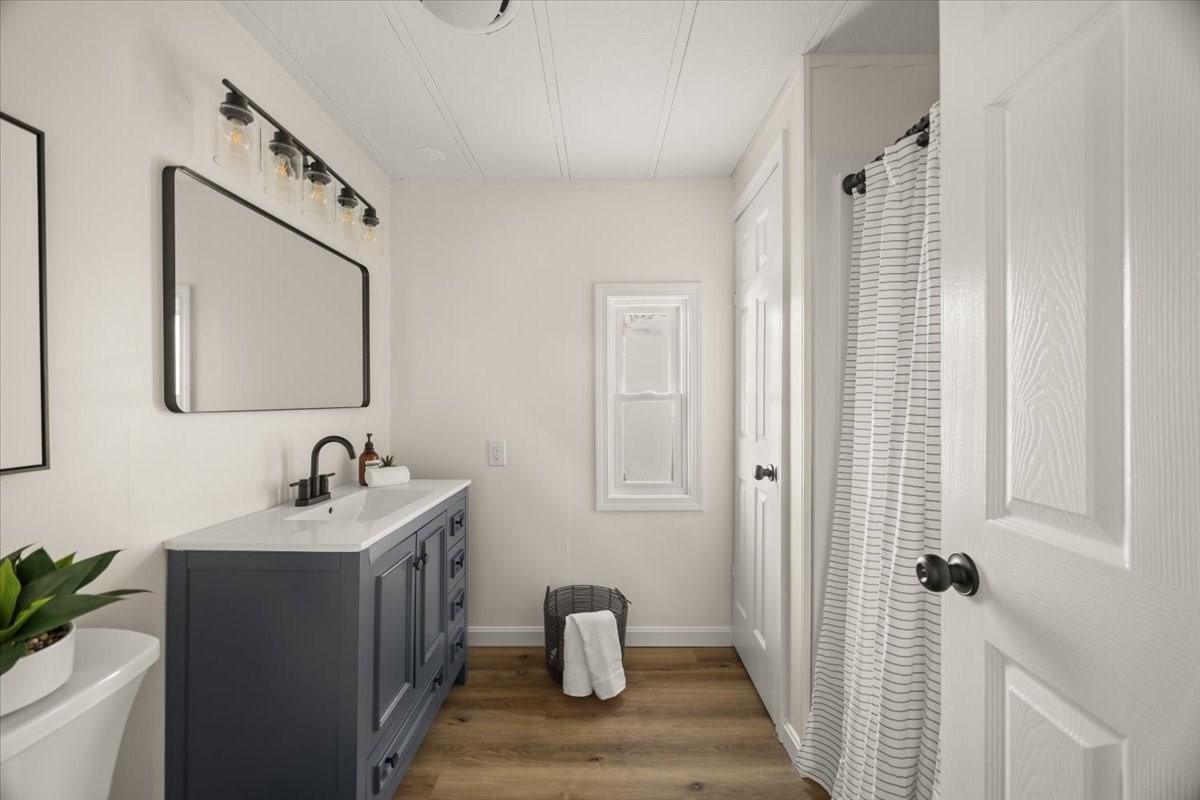 33 Thayer Property Photo 29