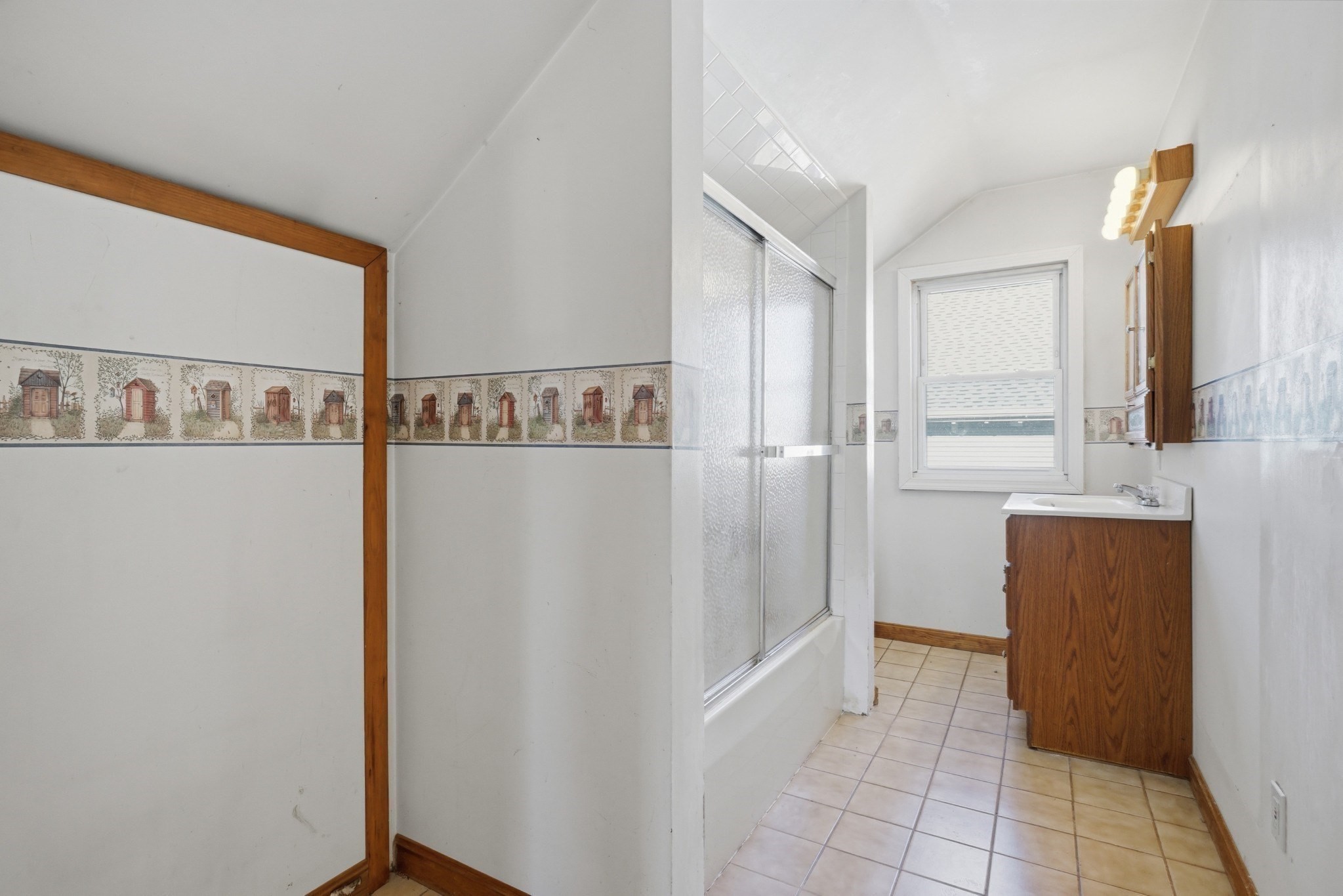 75 Gardner Ave Property Photo 23