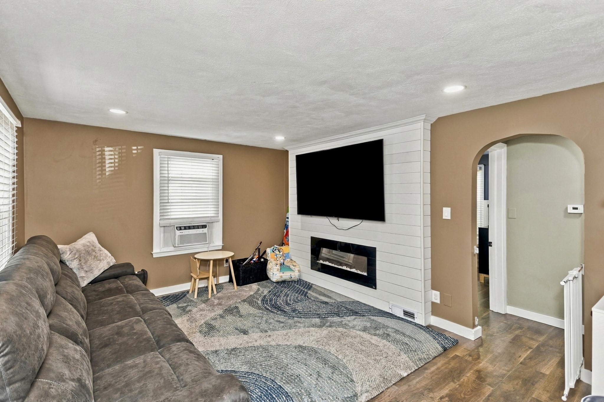 465 E Mountain Rd Property Photo 16