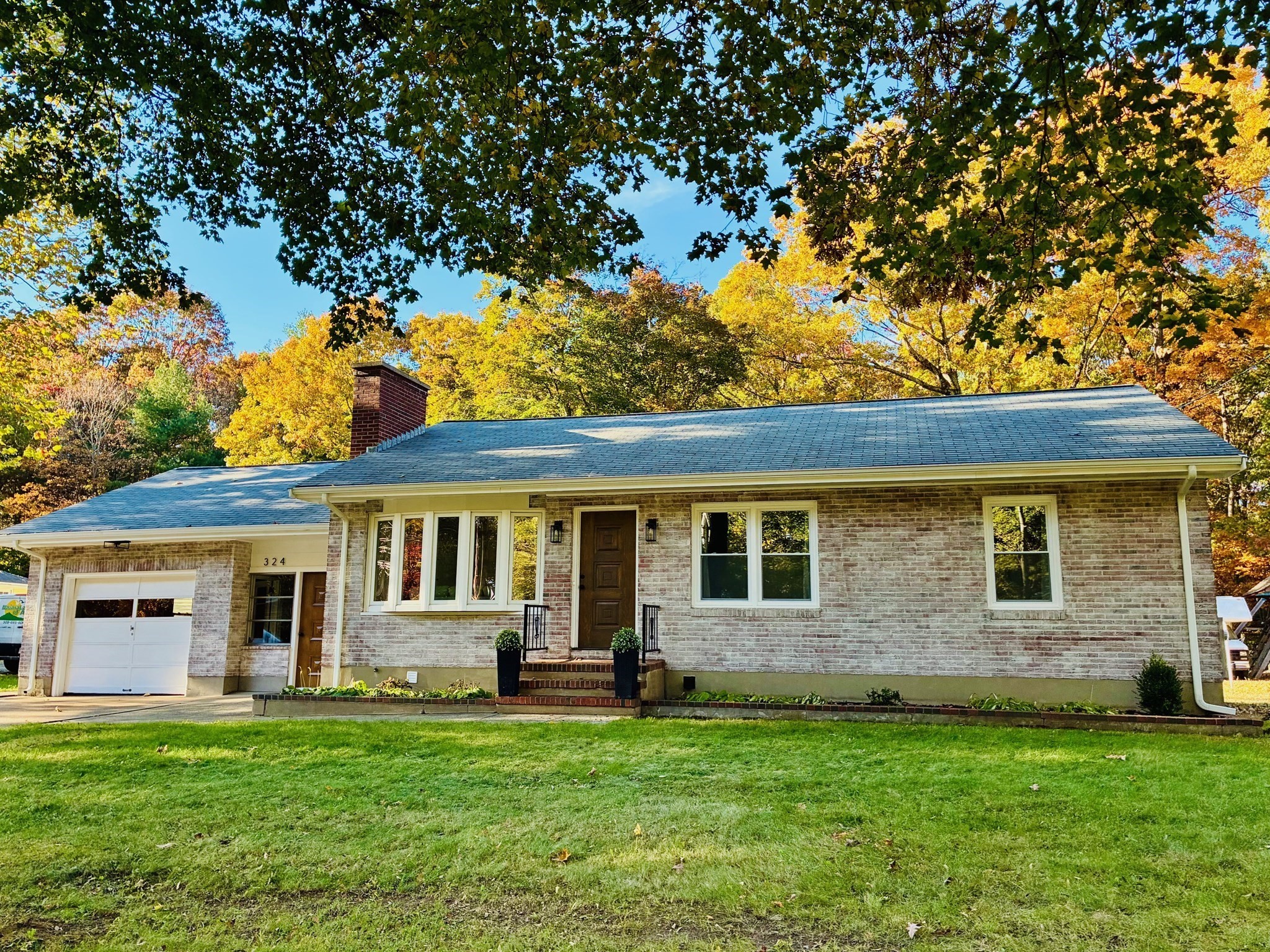 324 Pleasant Street Property Photo 1