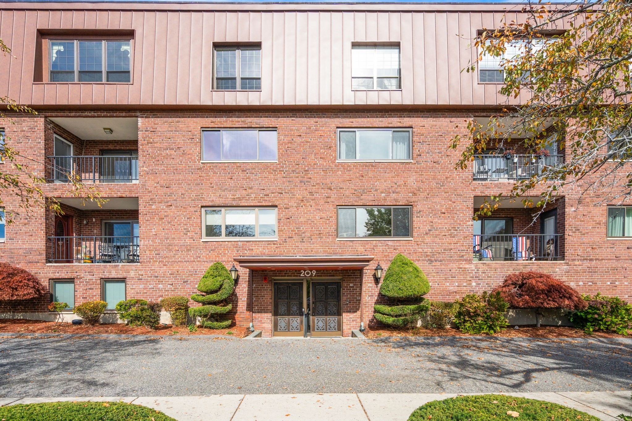 209 Commonwealth Ave # 2a Property Photo 1