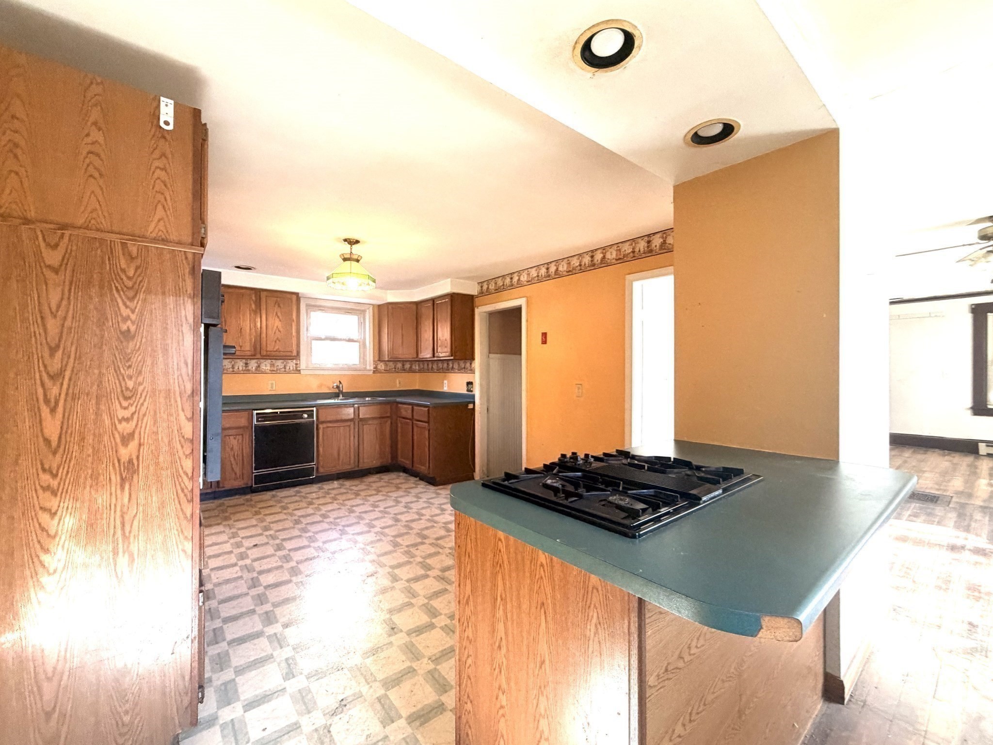 20 Adams St Property Photo 11