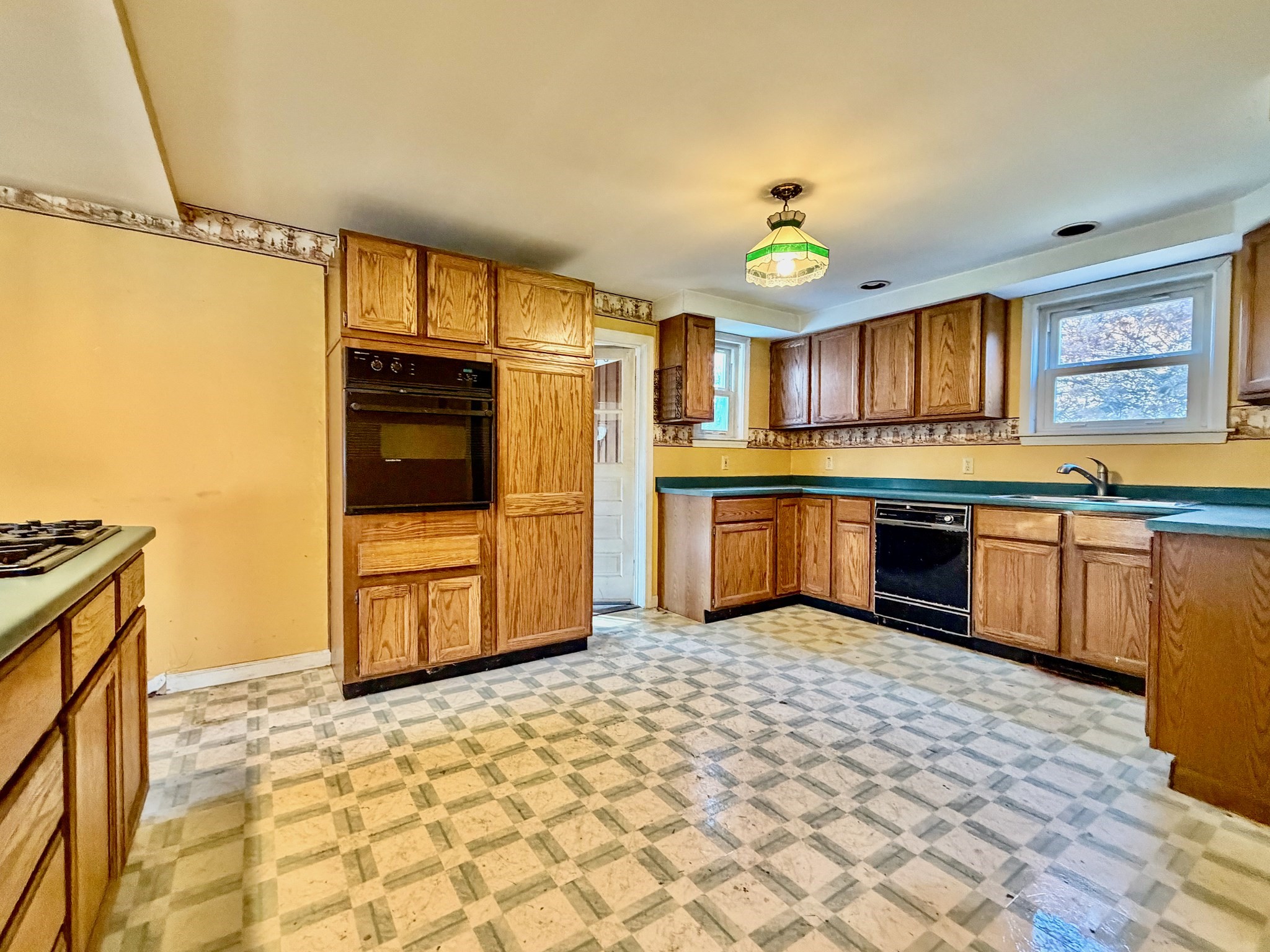 20 Adams St Property Photo 12