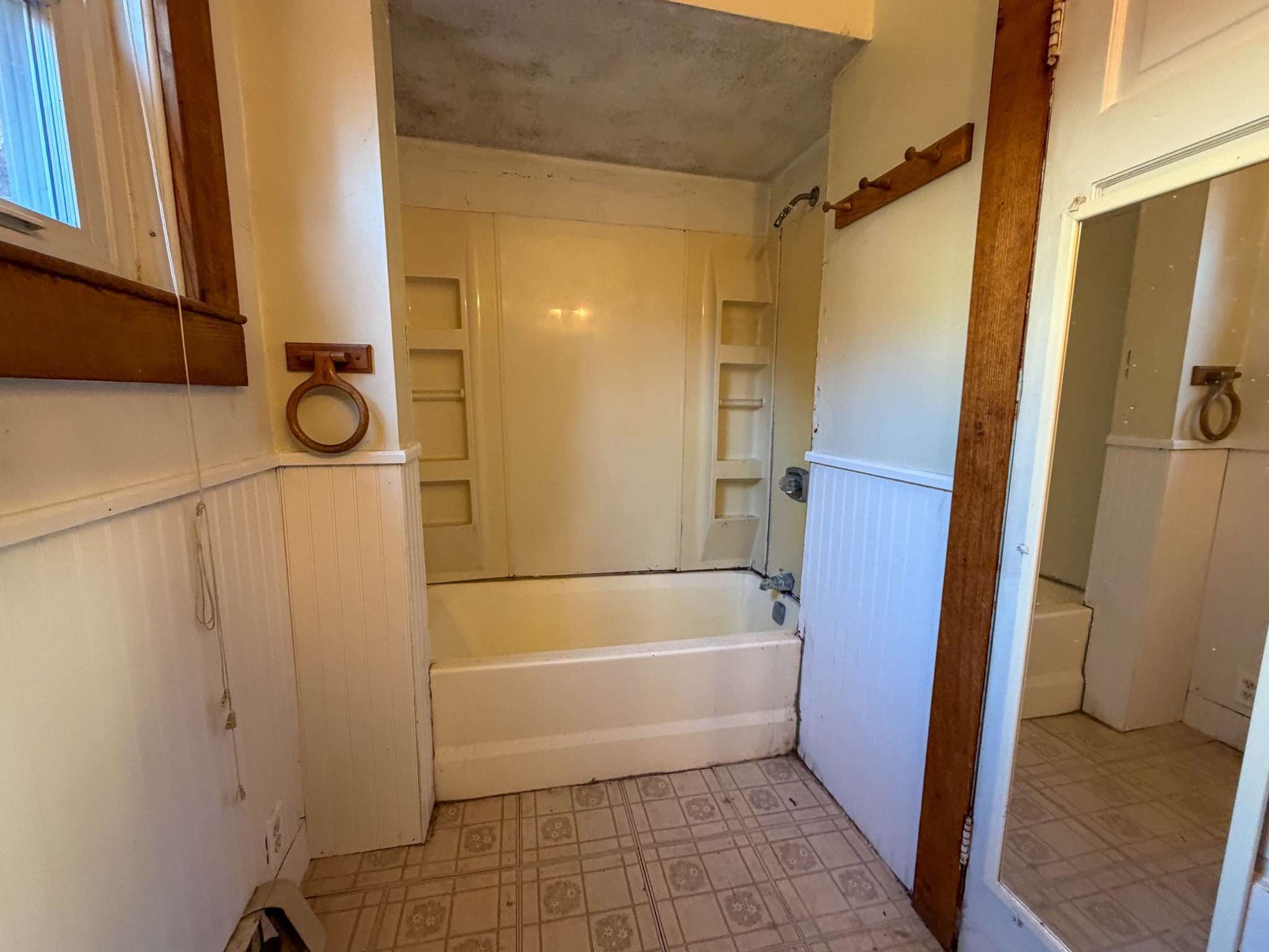 20 Adams St Property Photo 16