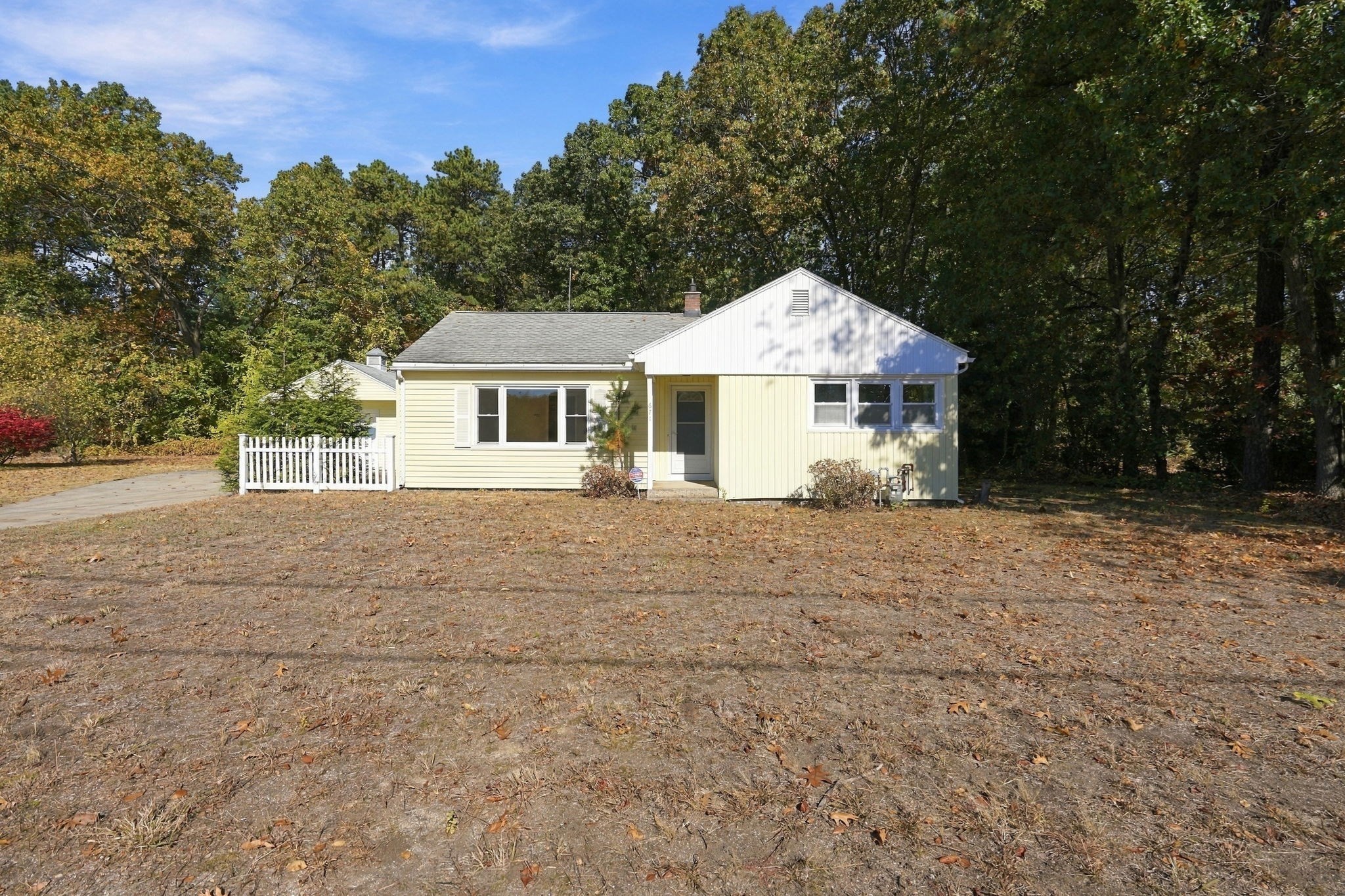 671 James St Property Photo 2