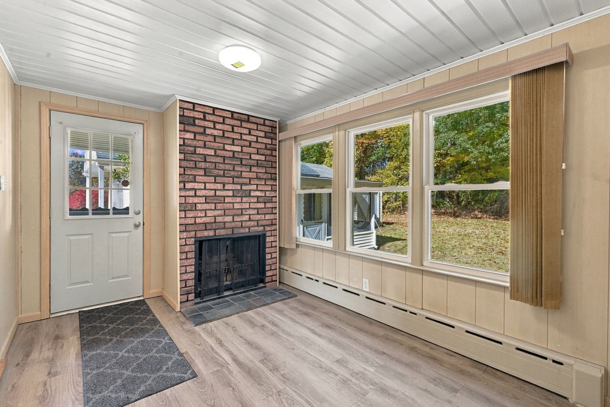 671 James St Property Photo 3