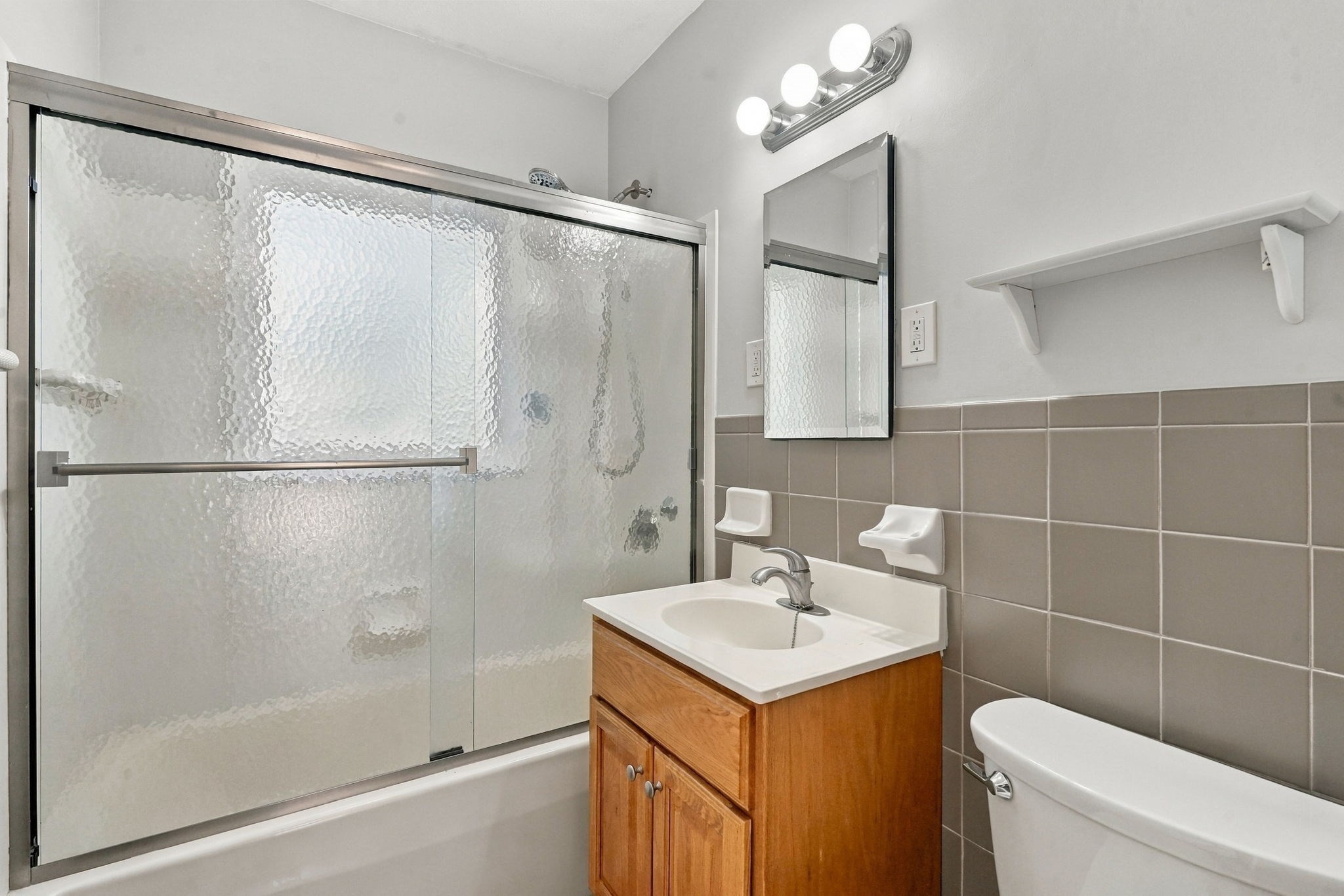 671 James St Property Photo 17
