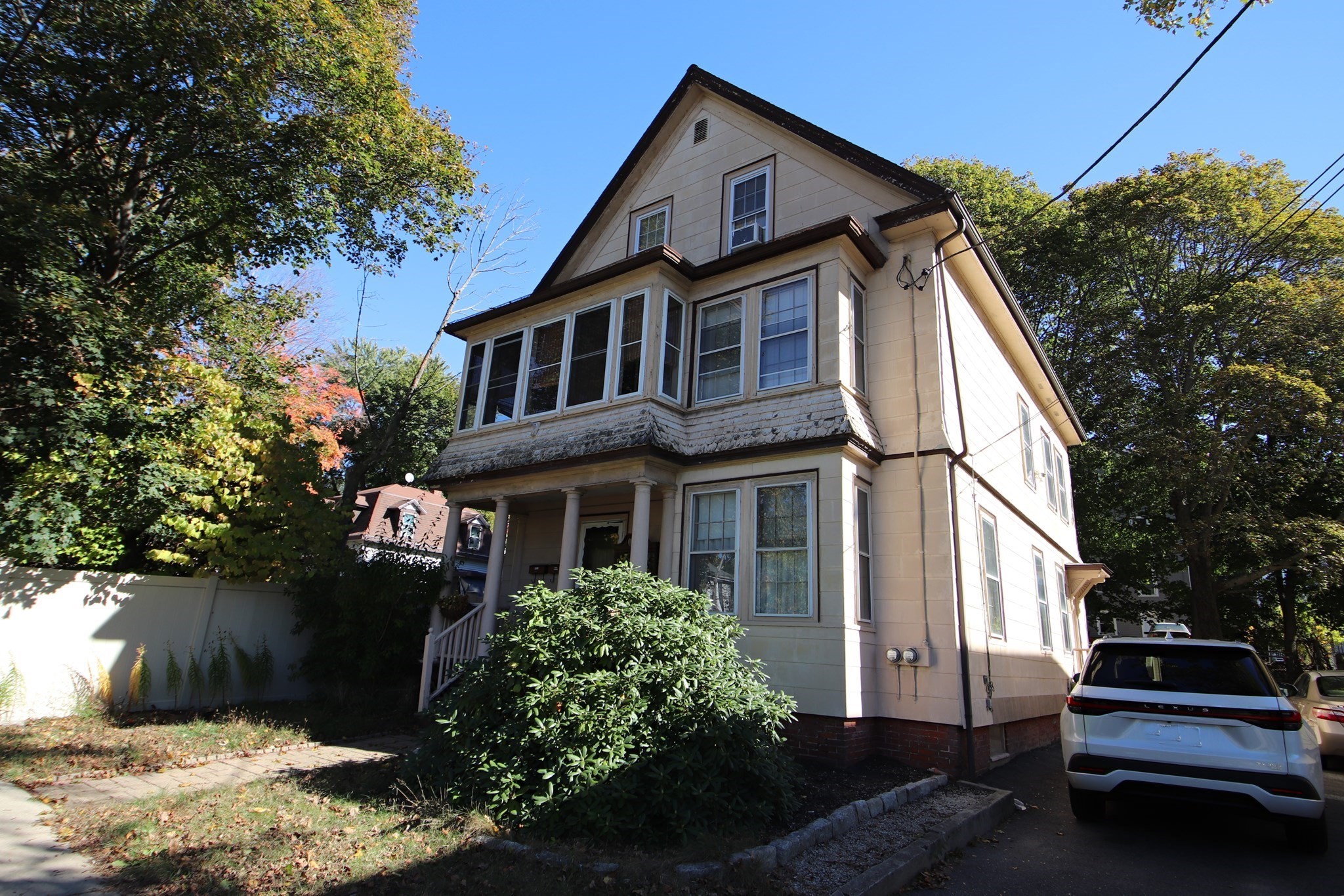 588 Lincoln Avenue Property Photo 1
