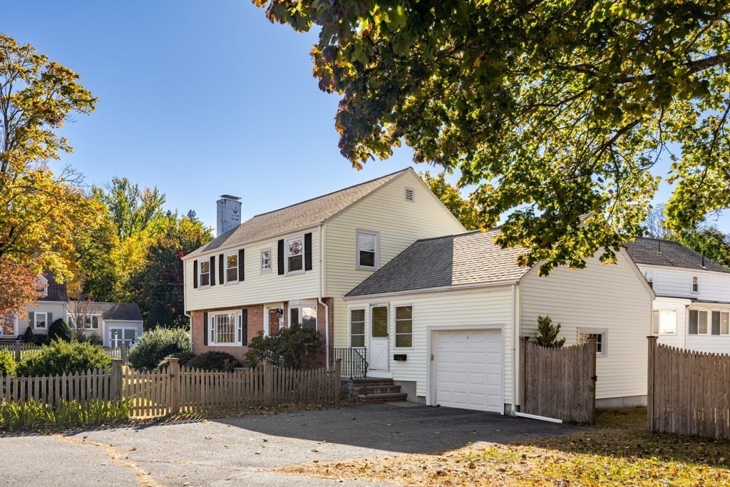 20 Elmcrest Rd Property Photo 1