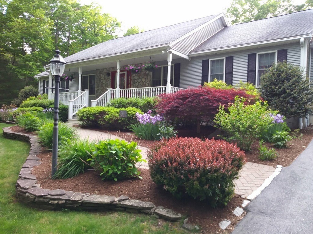 6 Bartley Dr Property Photo 1
