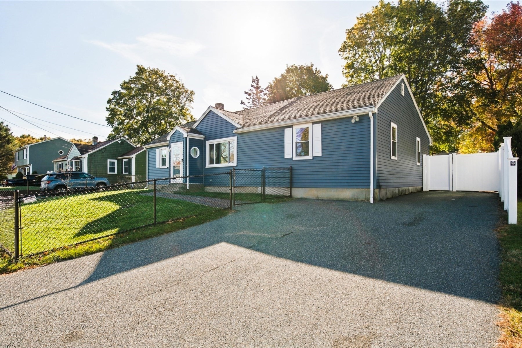 49 Clapp St Property Photo 3
