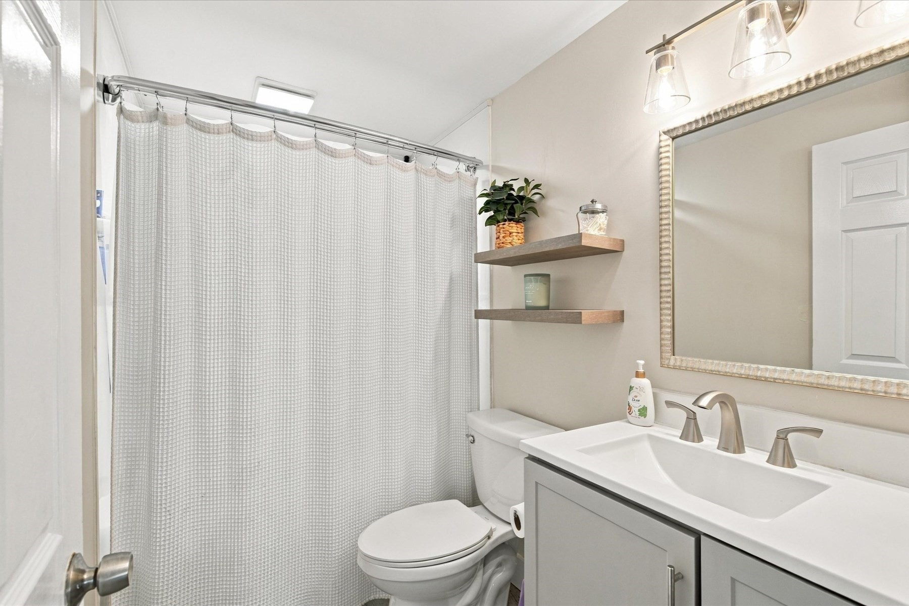 49 Clapp St Property Photo 11