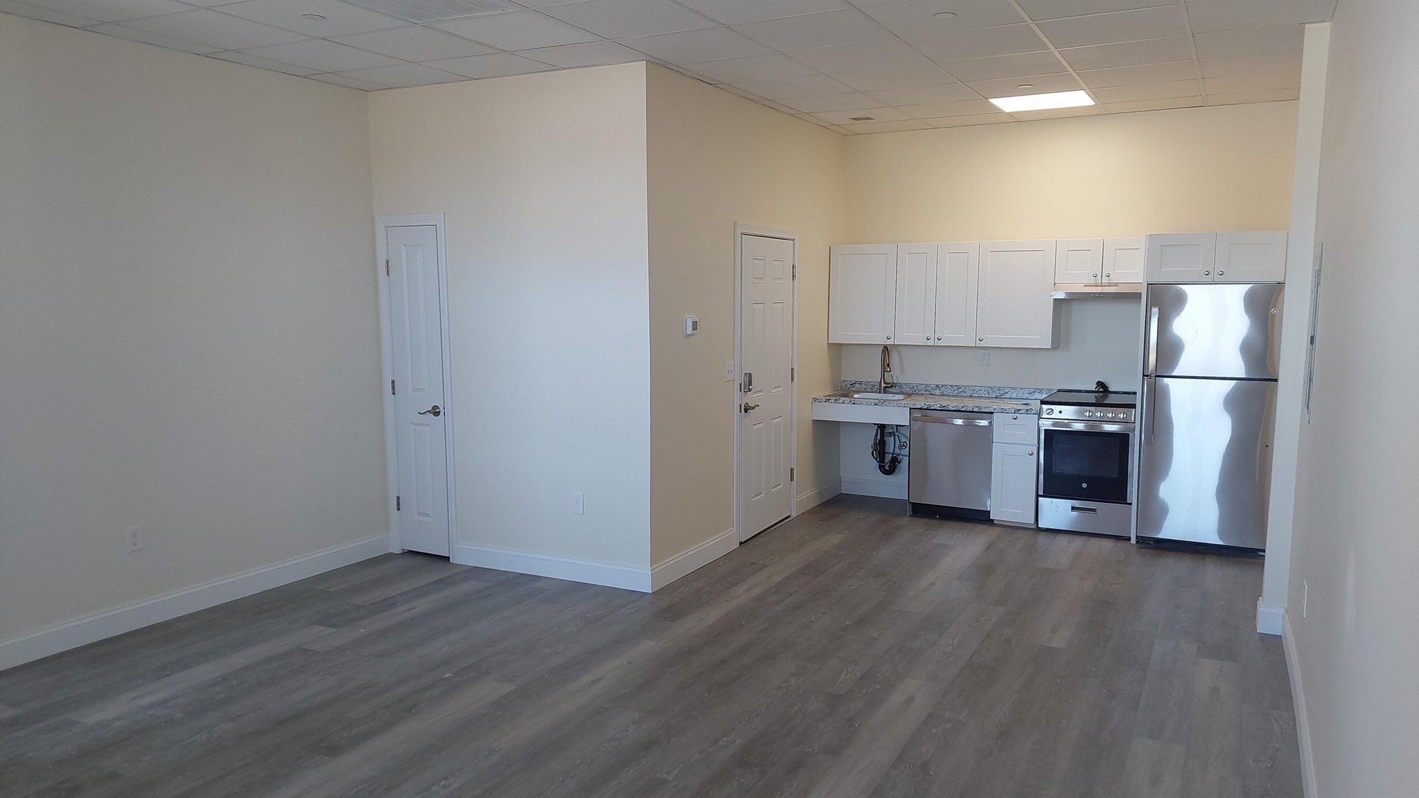 491 Main # B Property Photo 3