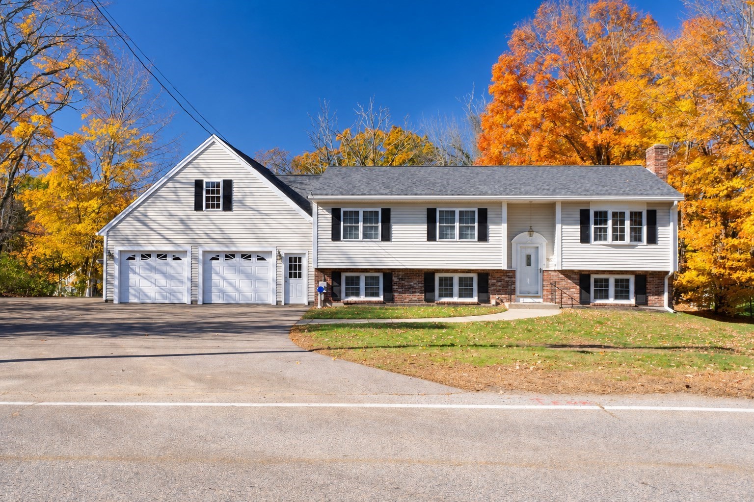563 Old Post Road Property Photo 1