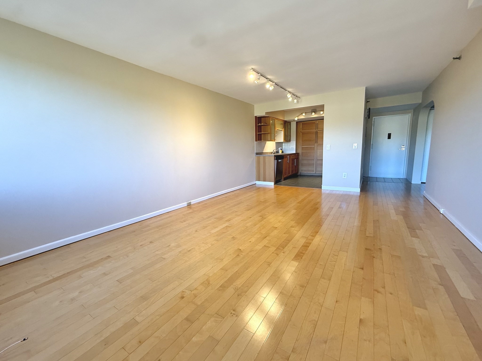 1731 Beacon # 422 Property Photo 1