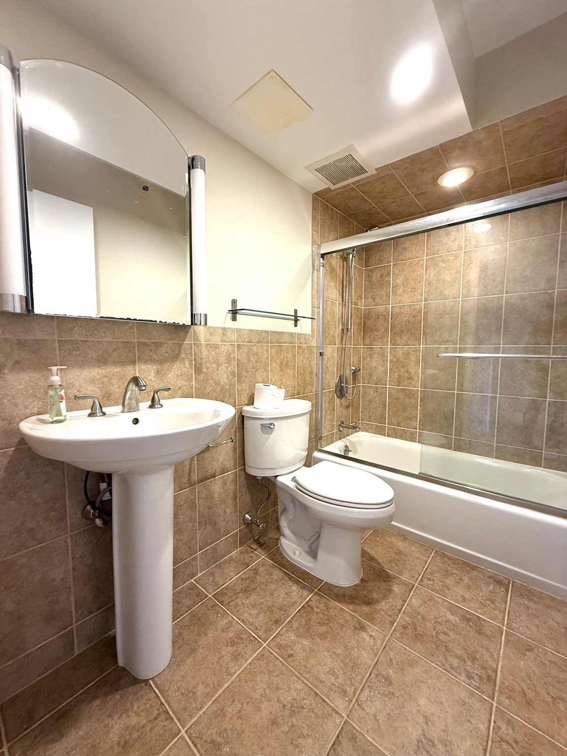 1731 Beacon # 422 Property Photo 7