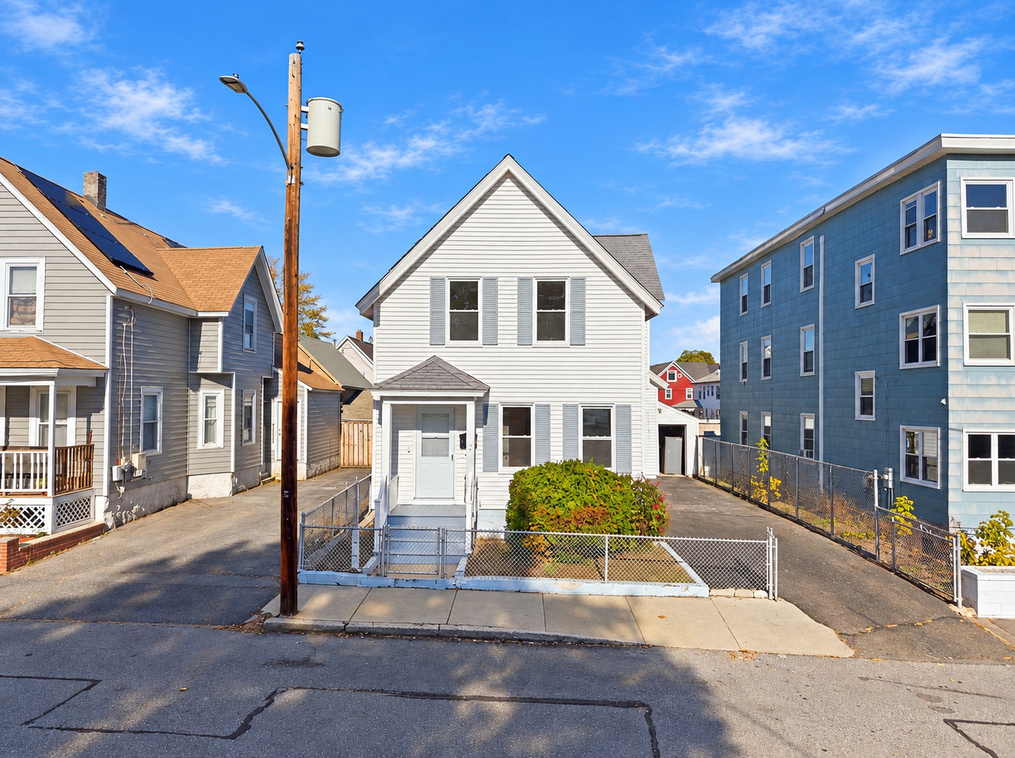 199 Mount Hope St Property Photo 1