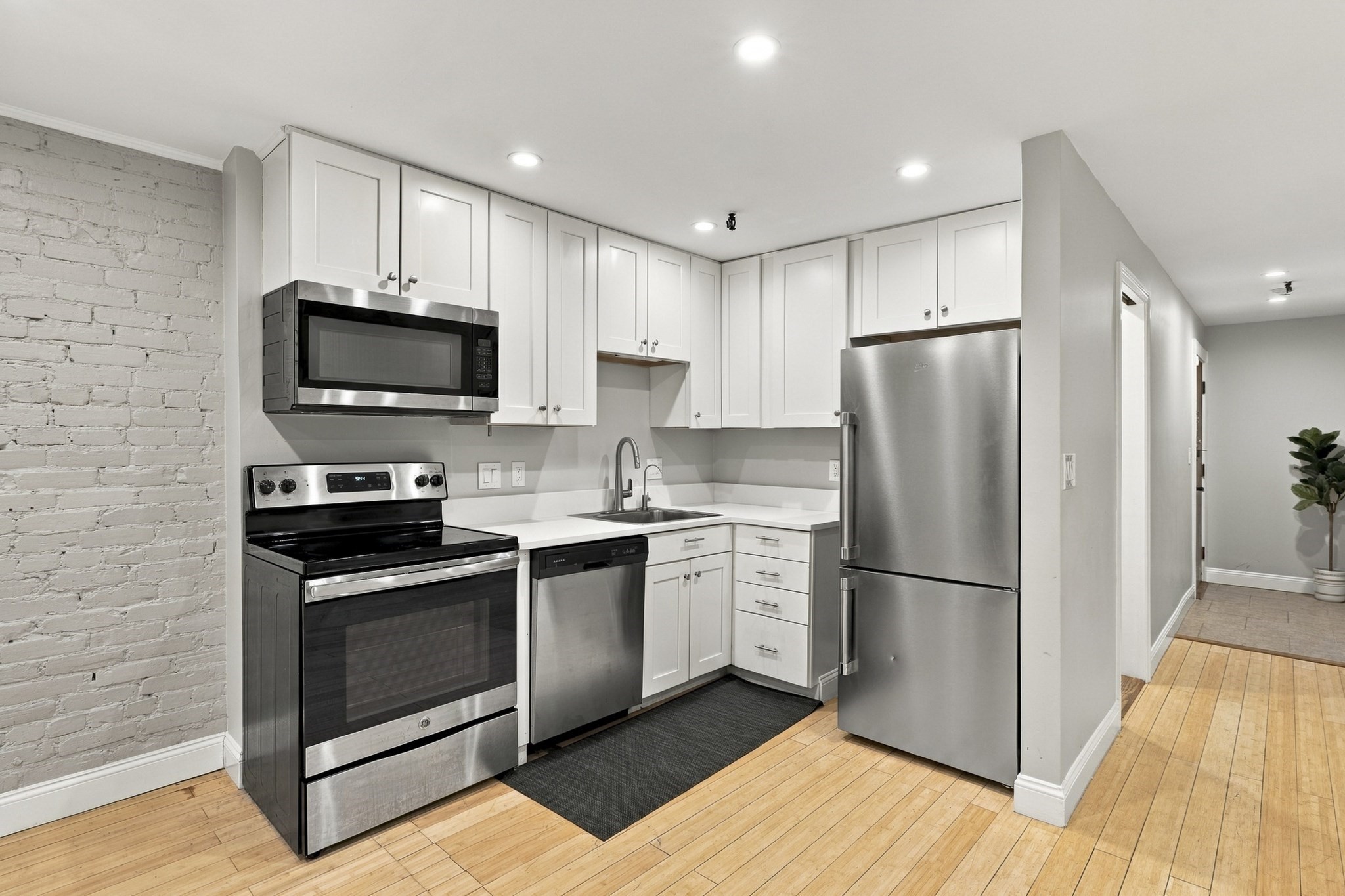 25 Saint Stephen St # 2 Property Photo 1