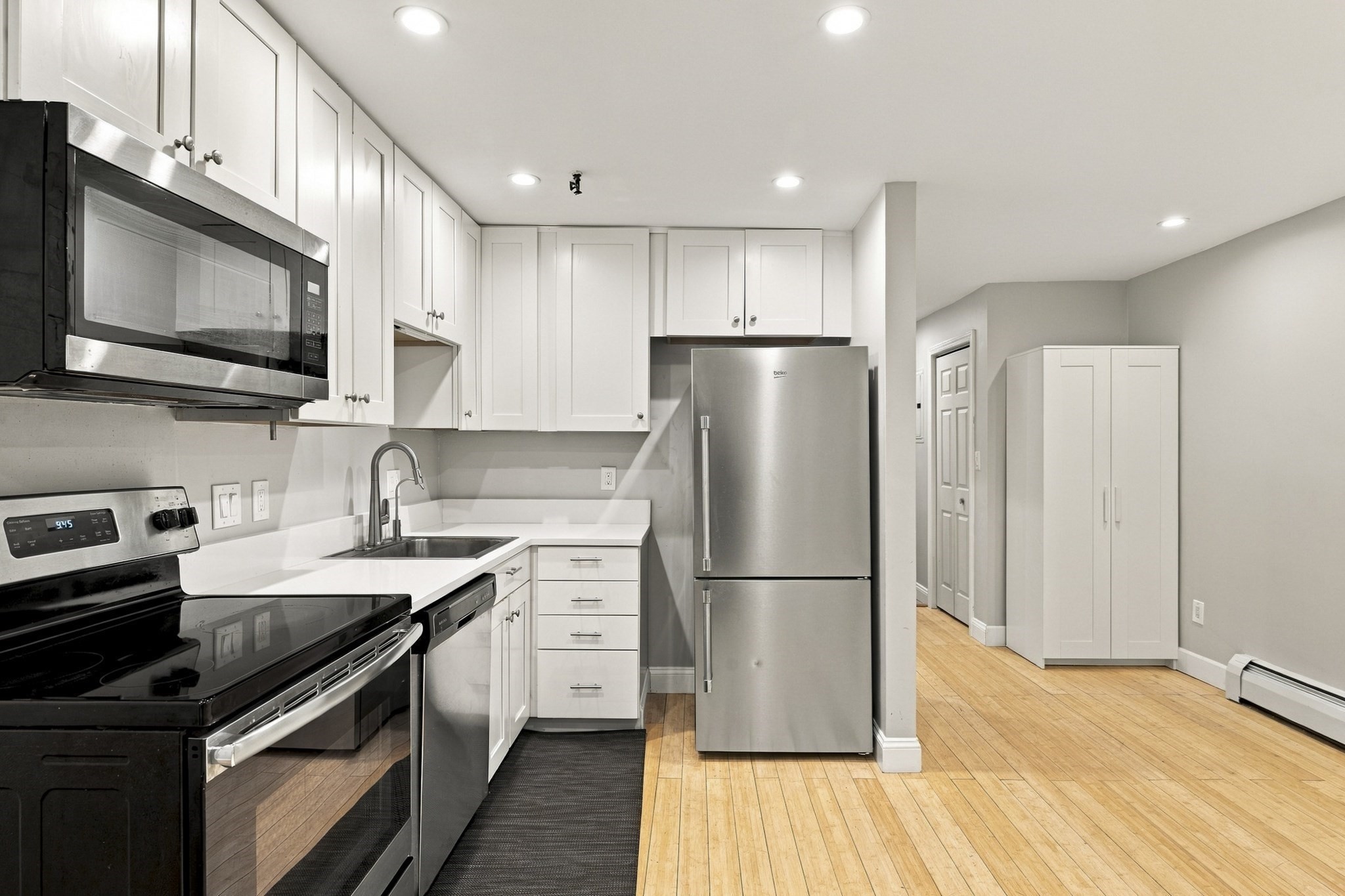 25 Saint Stephen St # 2 Property Photo 3