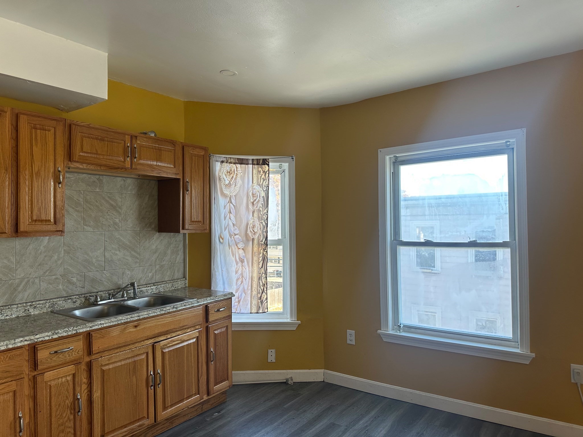 198 Forest Ave # 2 Property Photo 6