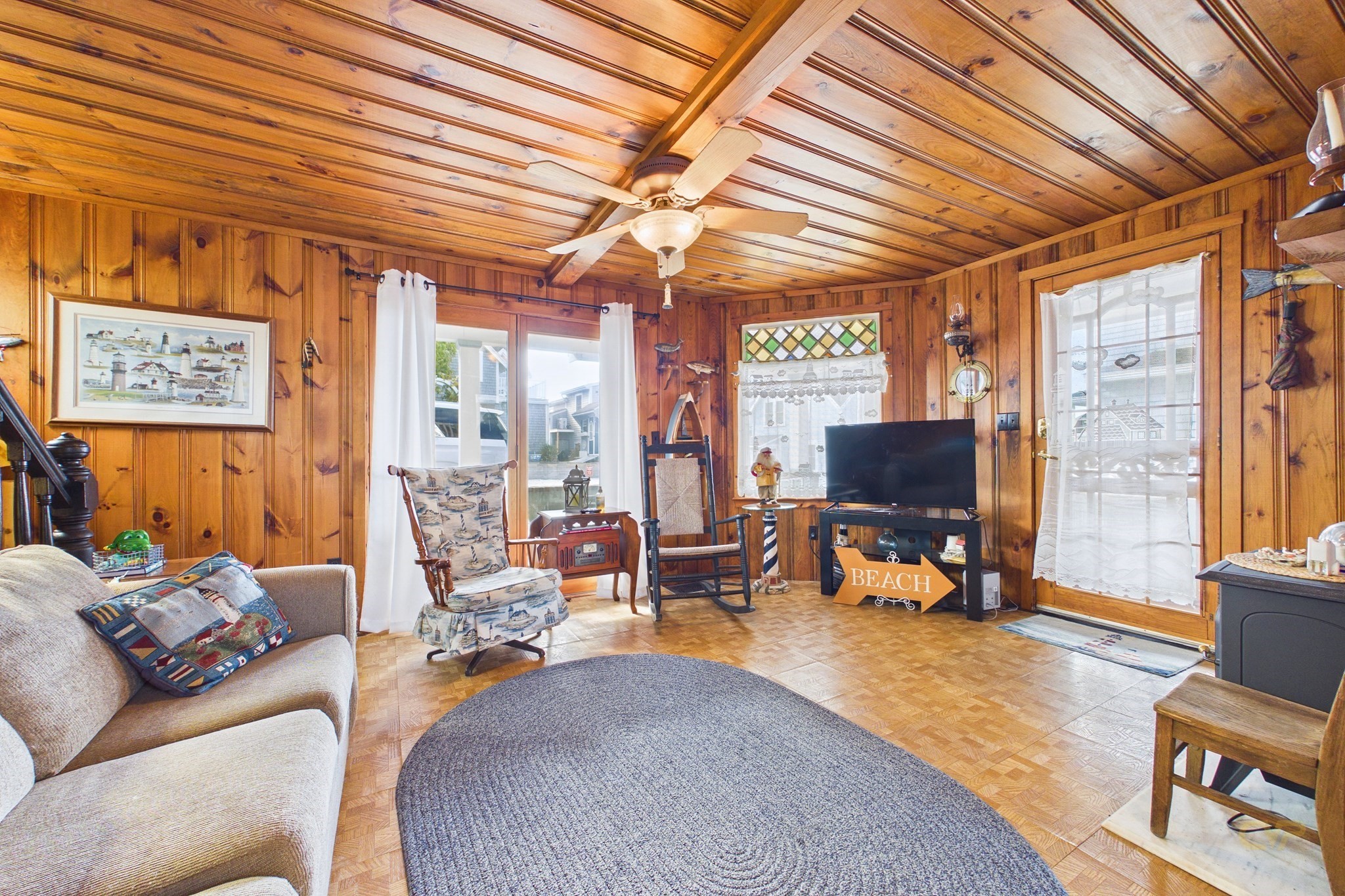 6 Myrtle St Property Photo 8