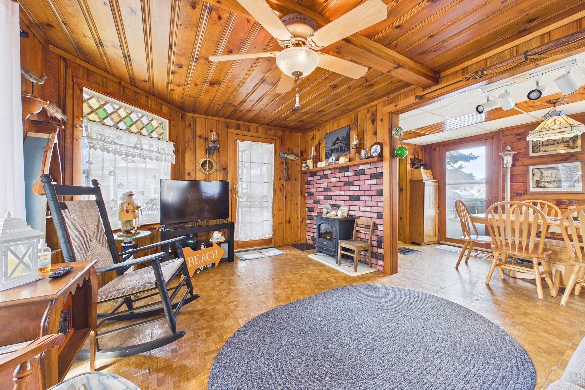 6 Myrtle St Property Photo 10
