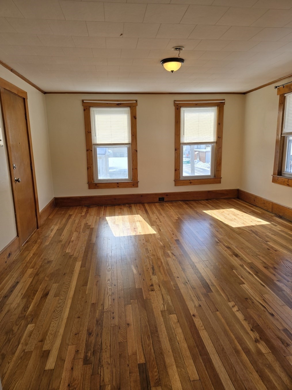 2 Sutherland St. # 2 Property Photo 3