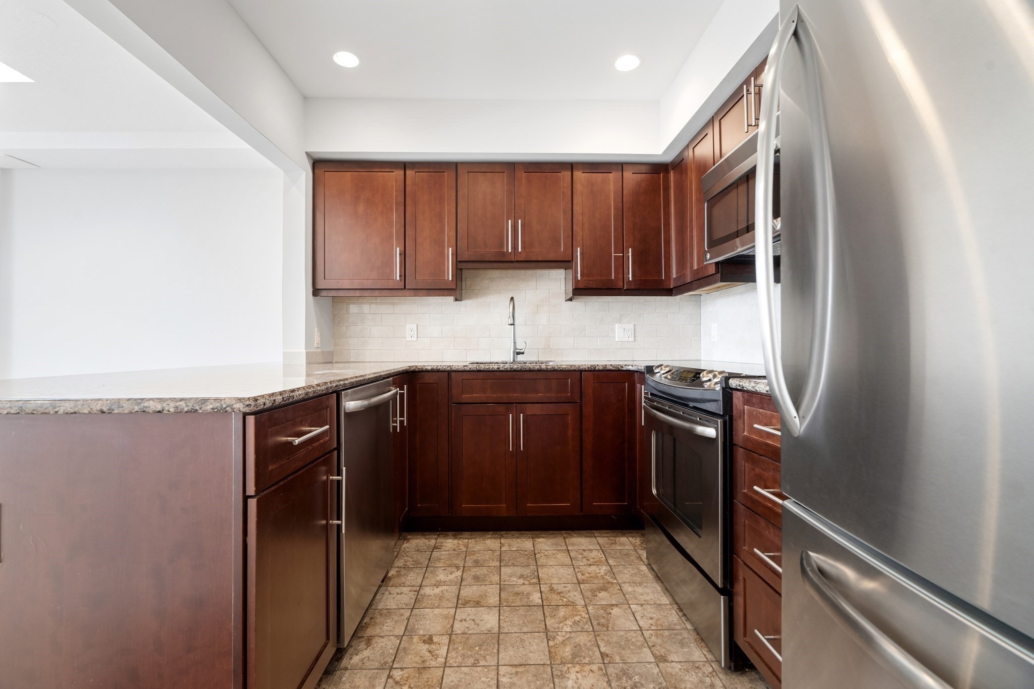 59 Brainerd Rd # 604 Property Photo 6