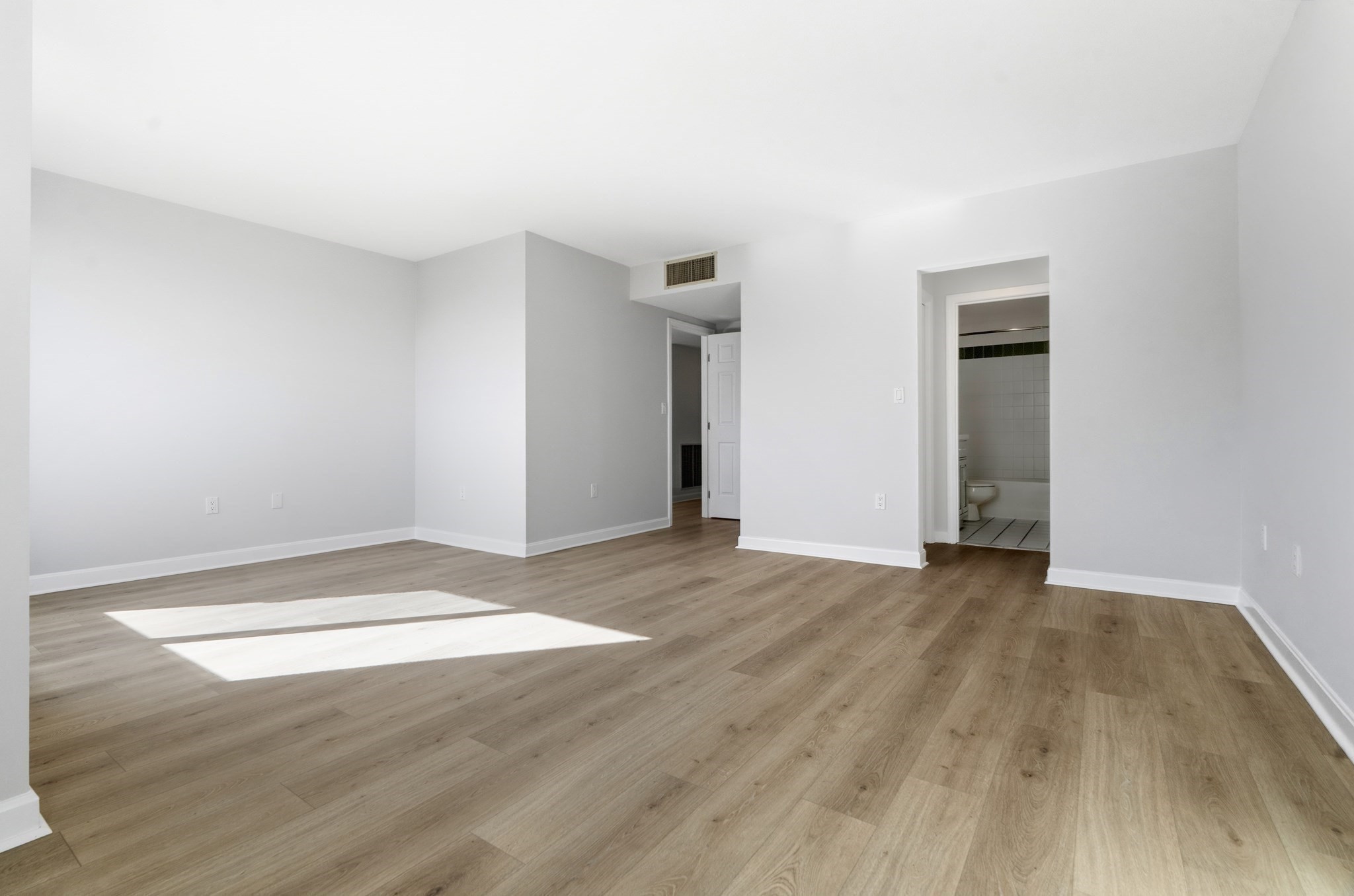 59 Brainerd Rd # 604 Property Photo 12
