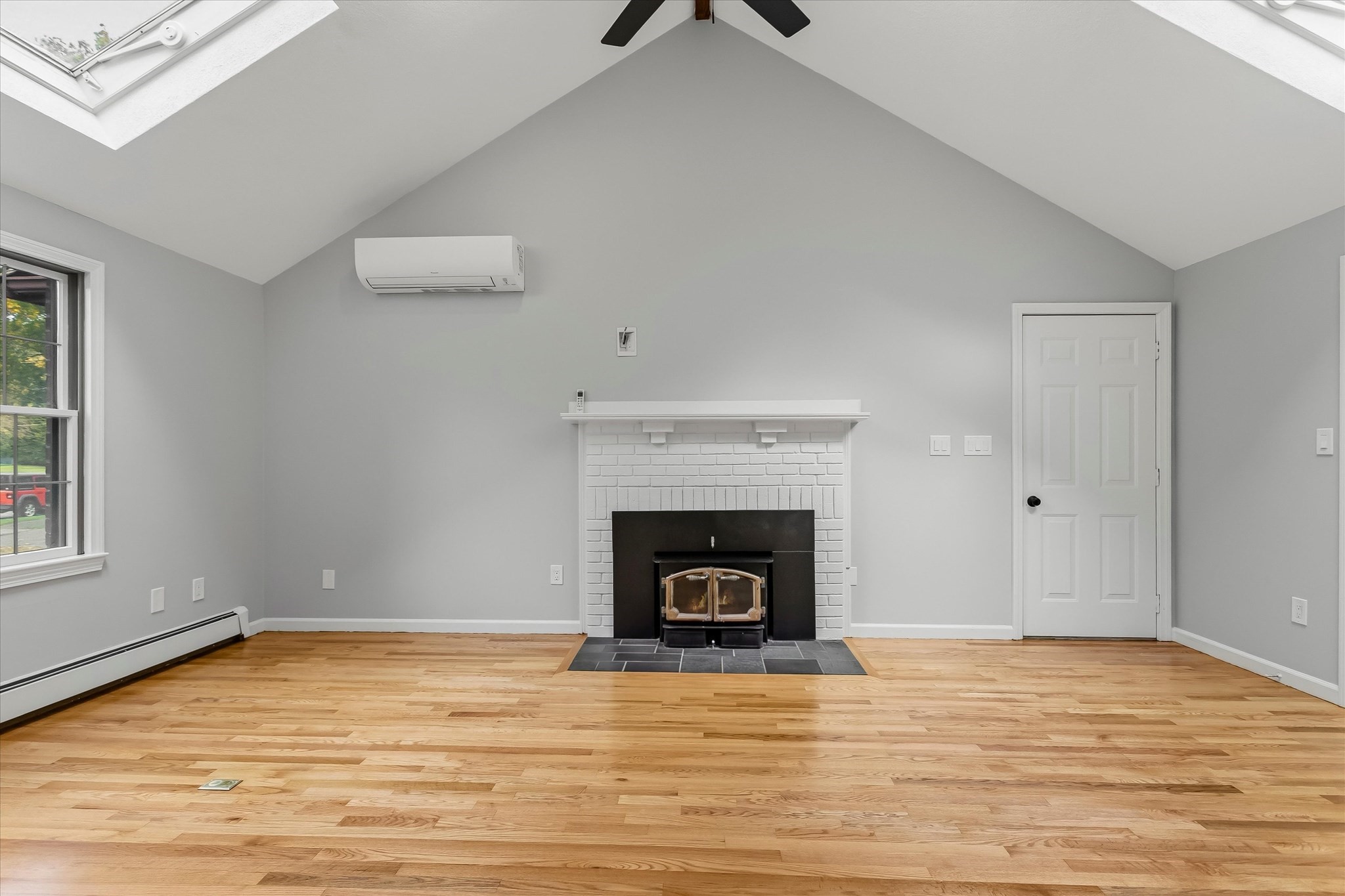 55 Anne Rd Property Photo 5