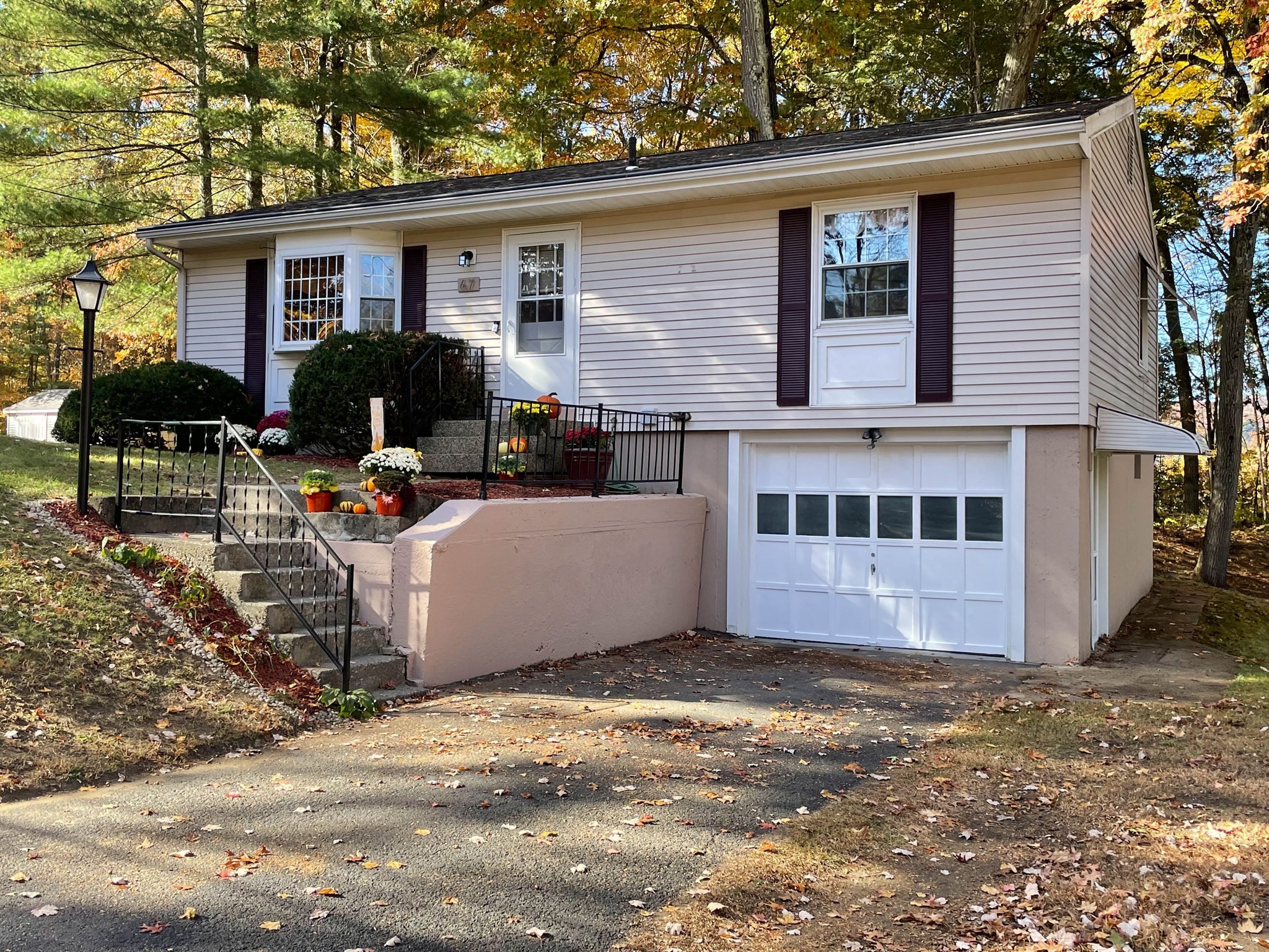67 Laurel St Property Photo 2