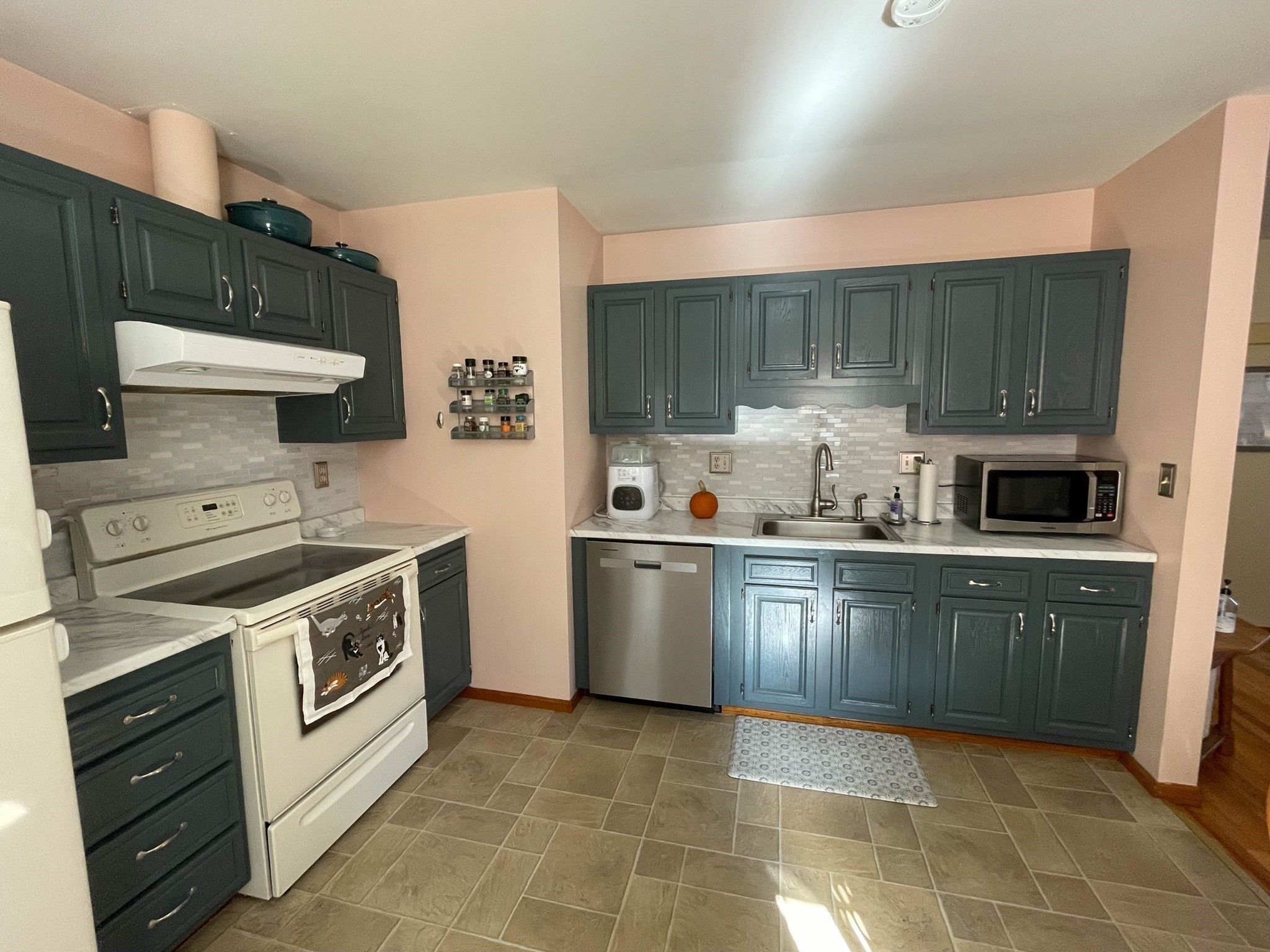 67 Laurel St Property Photo 8