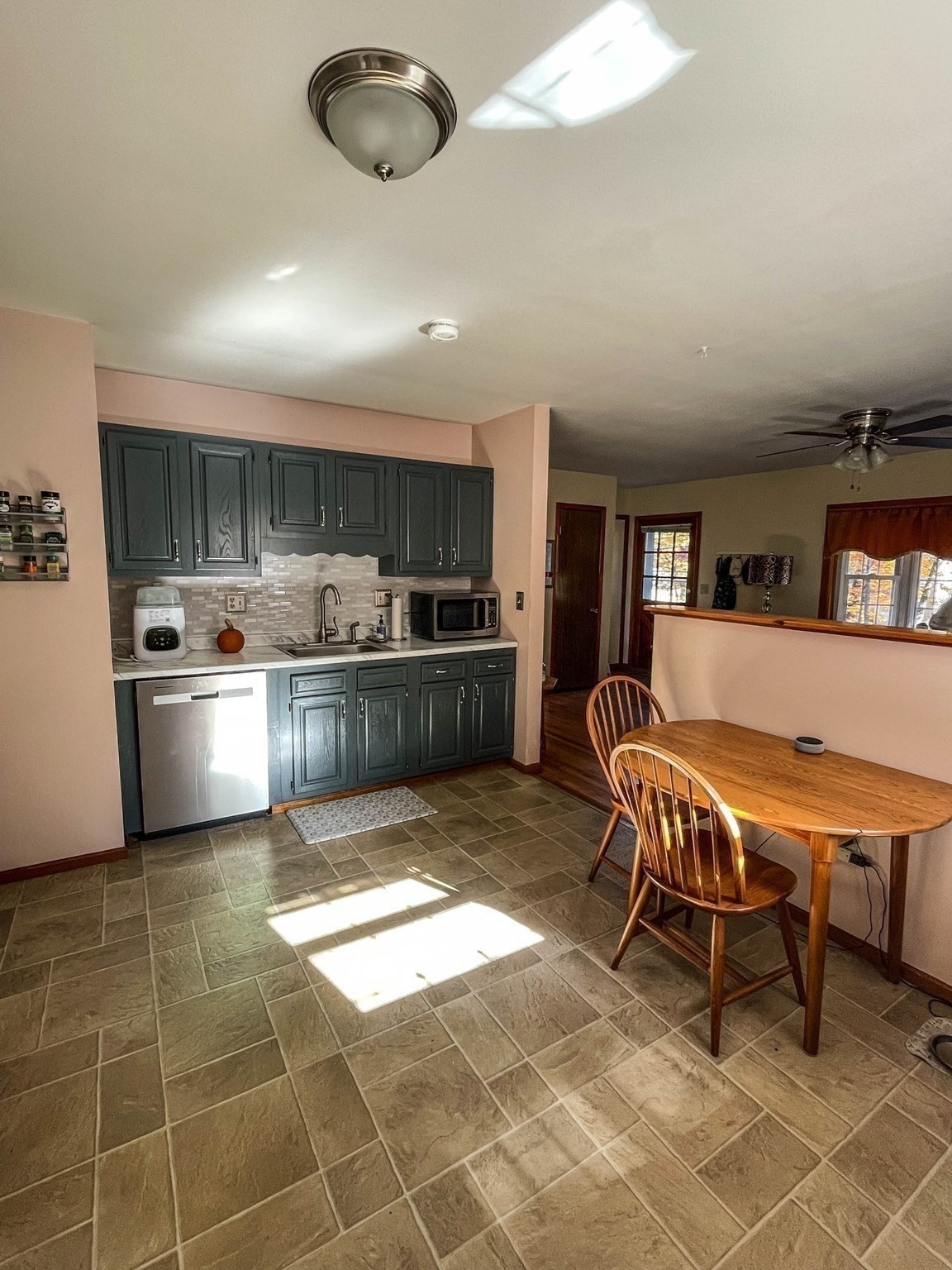 67 Laurel St Property Photo 11