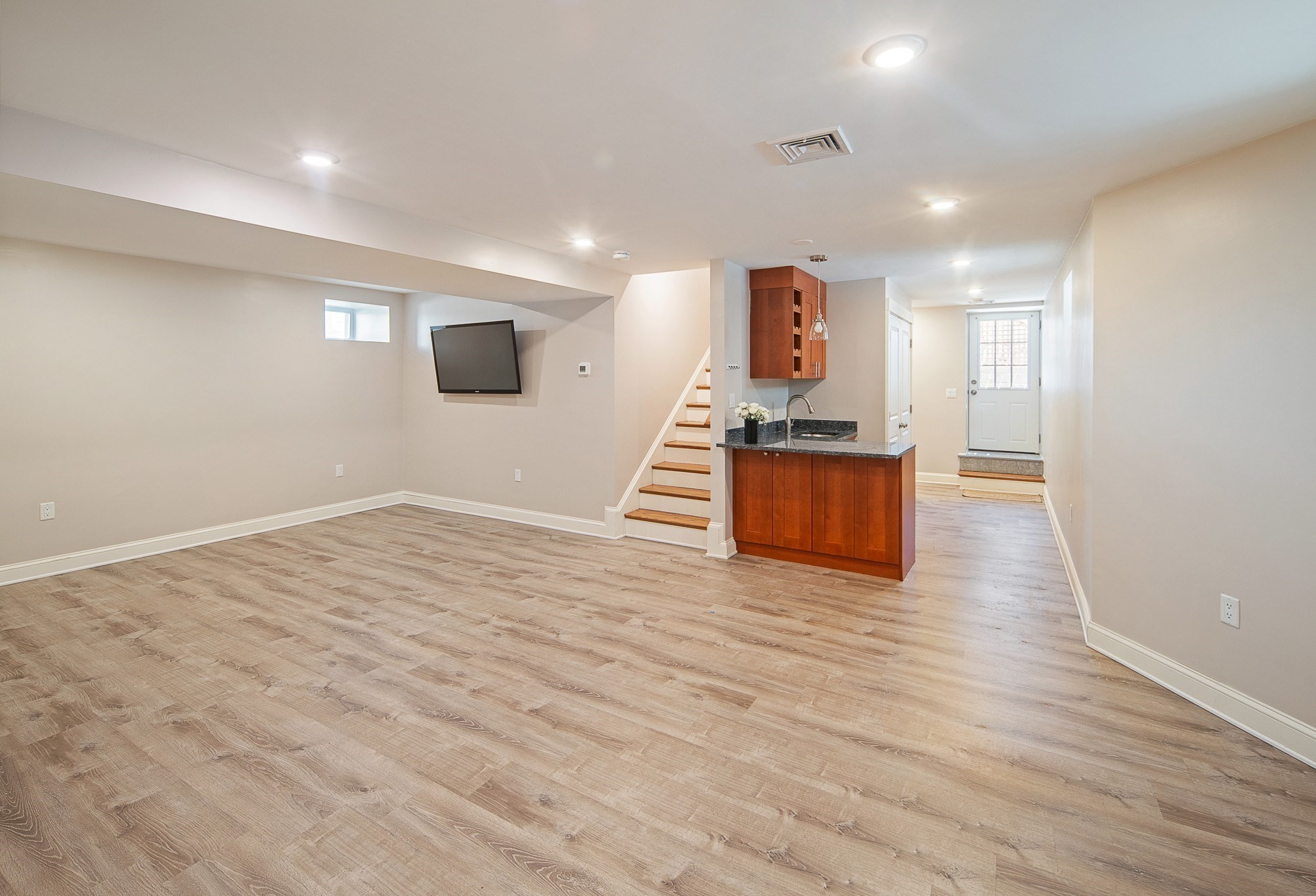 37 Sheridan Ave # 1 Property Photo 13