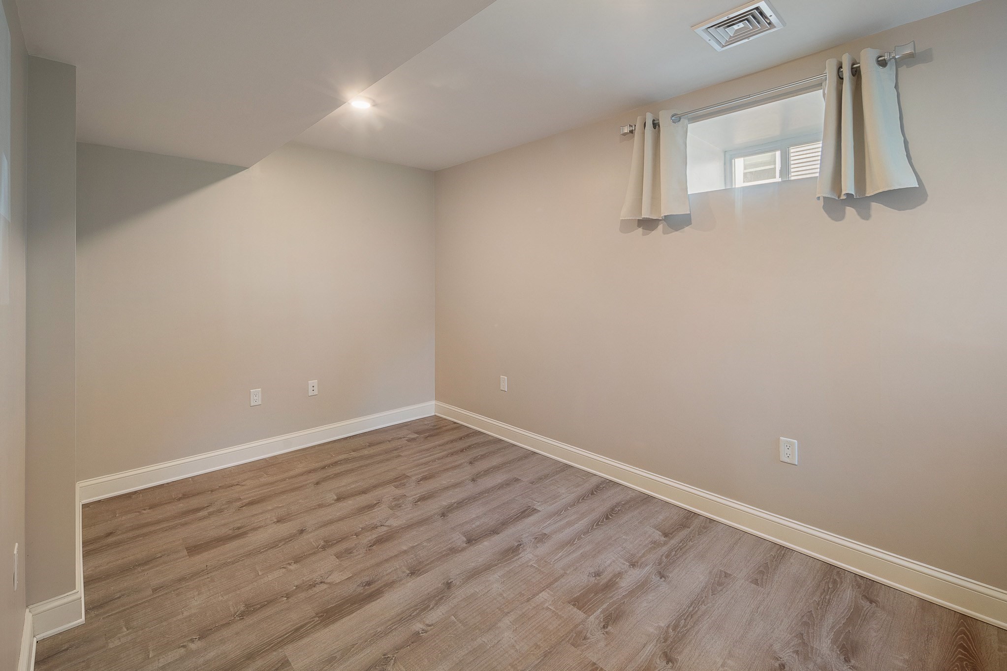 37 Sheridan Ave # 1 Property Photo 15