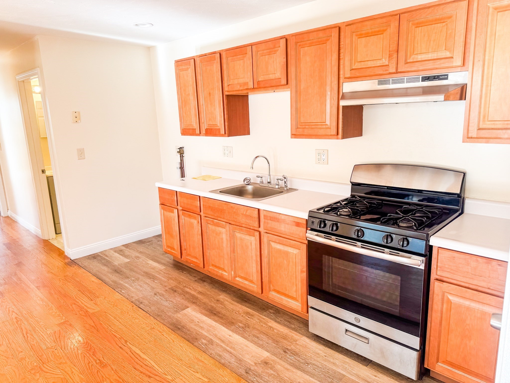 339 Adams St # 6 Property Photo 4