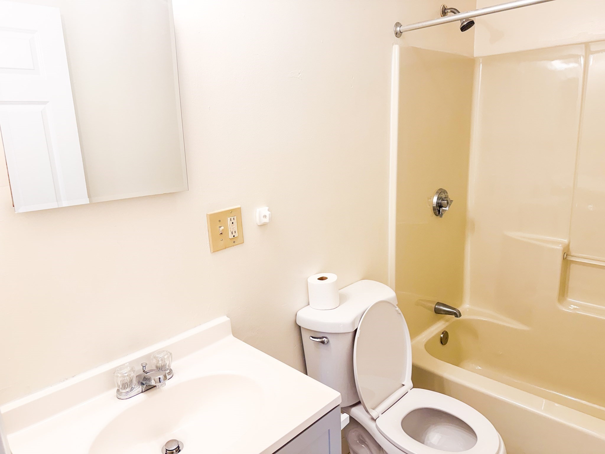 339 Adams St # 6 Property Photo 12