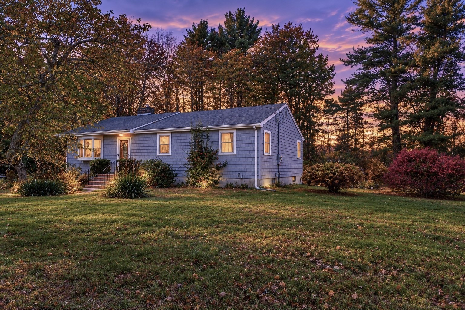 489 Middle Rd Property Photo 1
