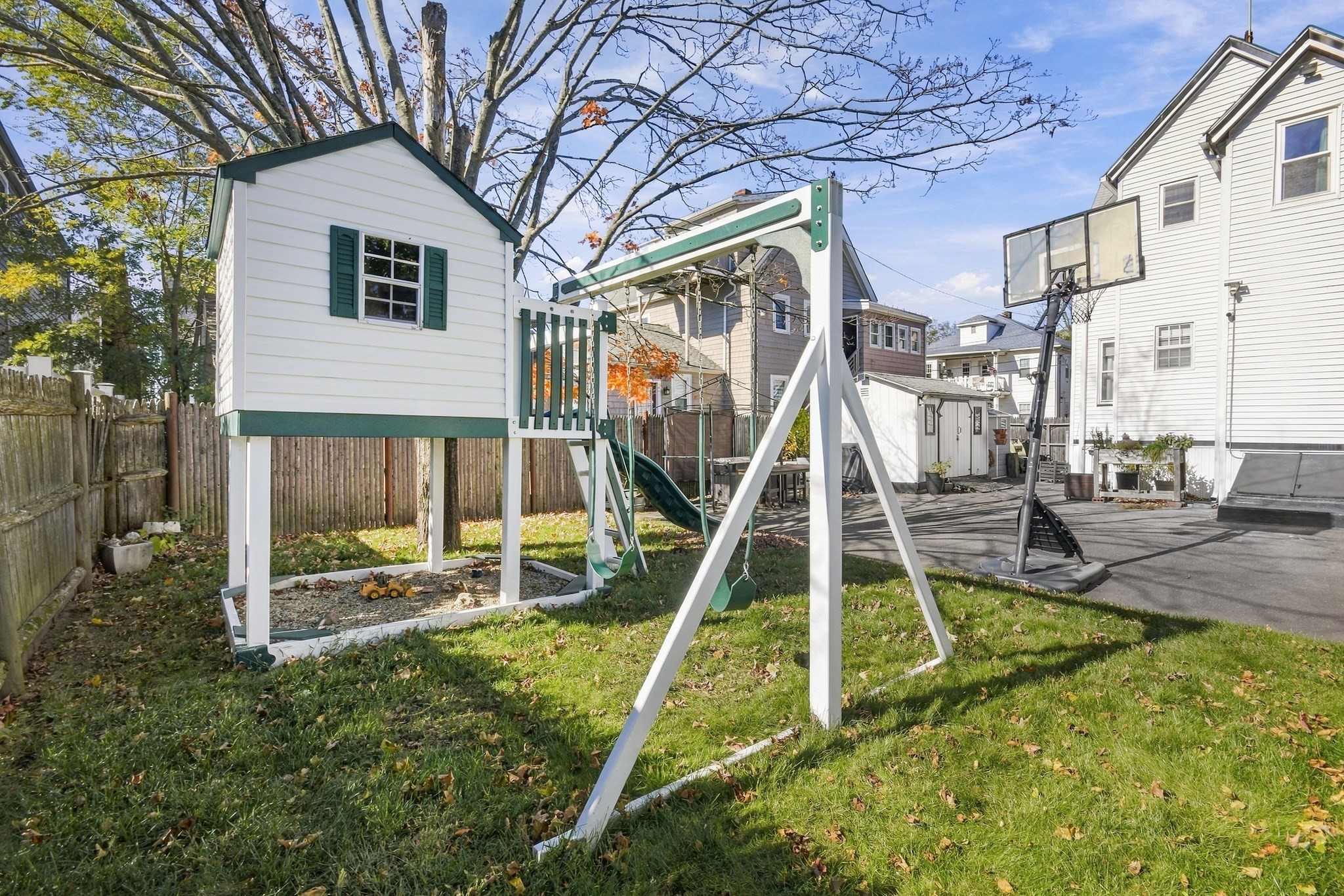 17 Hawthorn Ave Property Photo 33