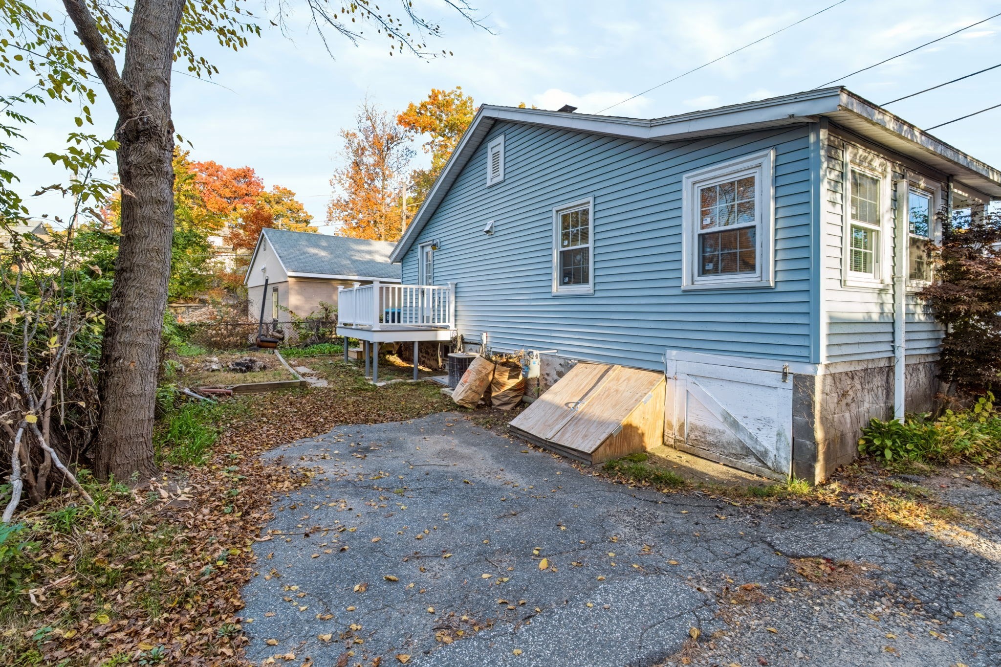 2 Salisbury St Property Photo 12