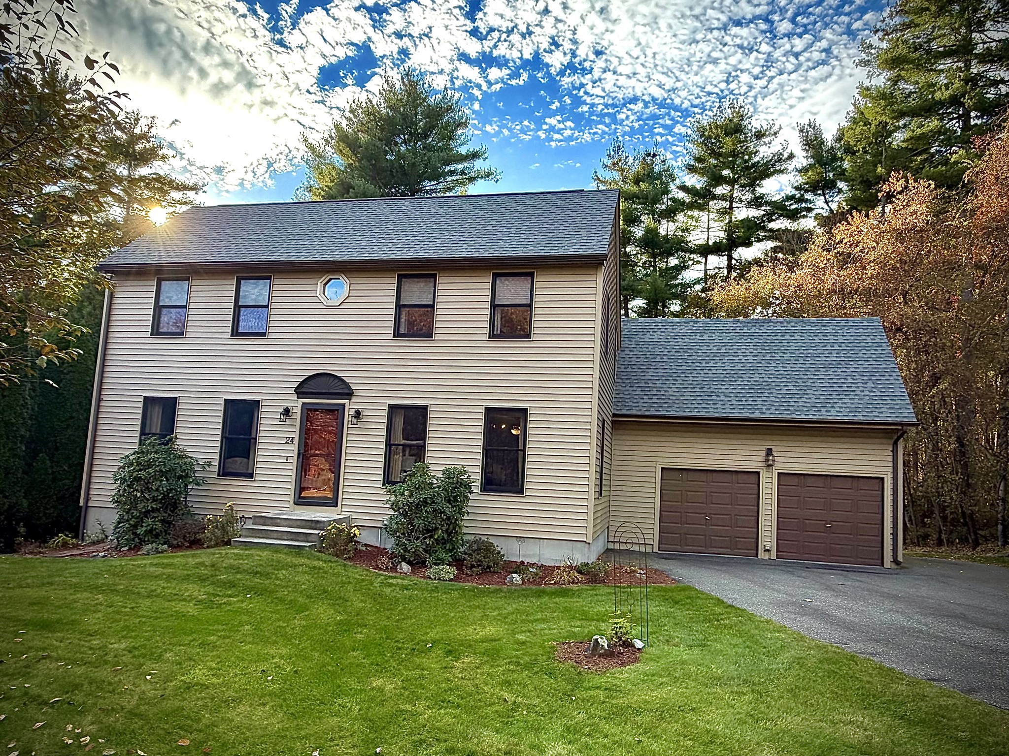 24 Robin Ln Property Photo 1