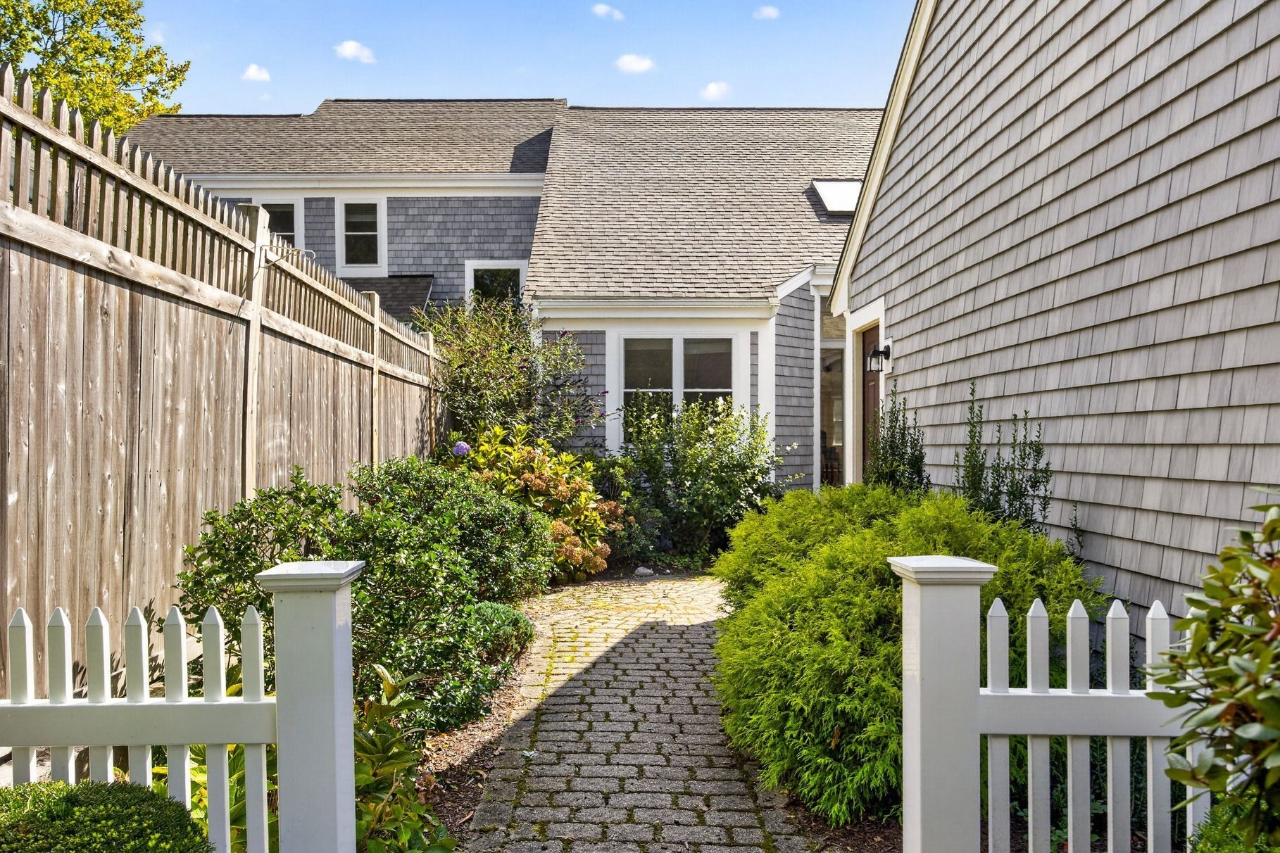 4 Hutchens Mews # 4 Property Photo 1