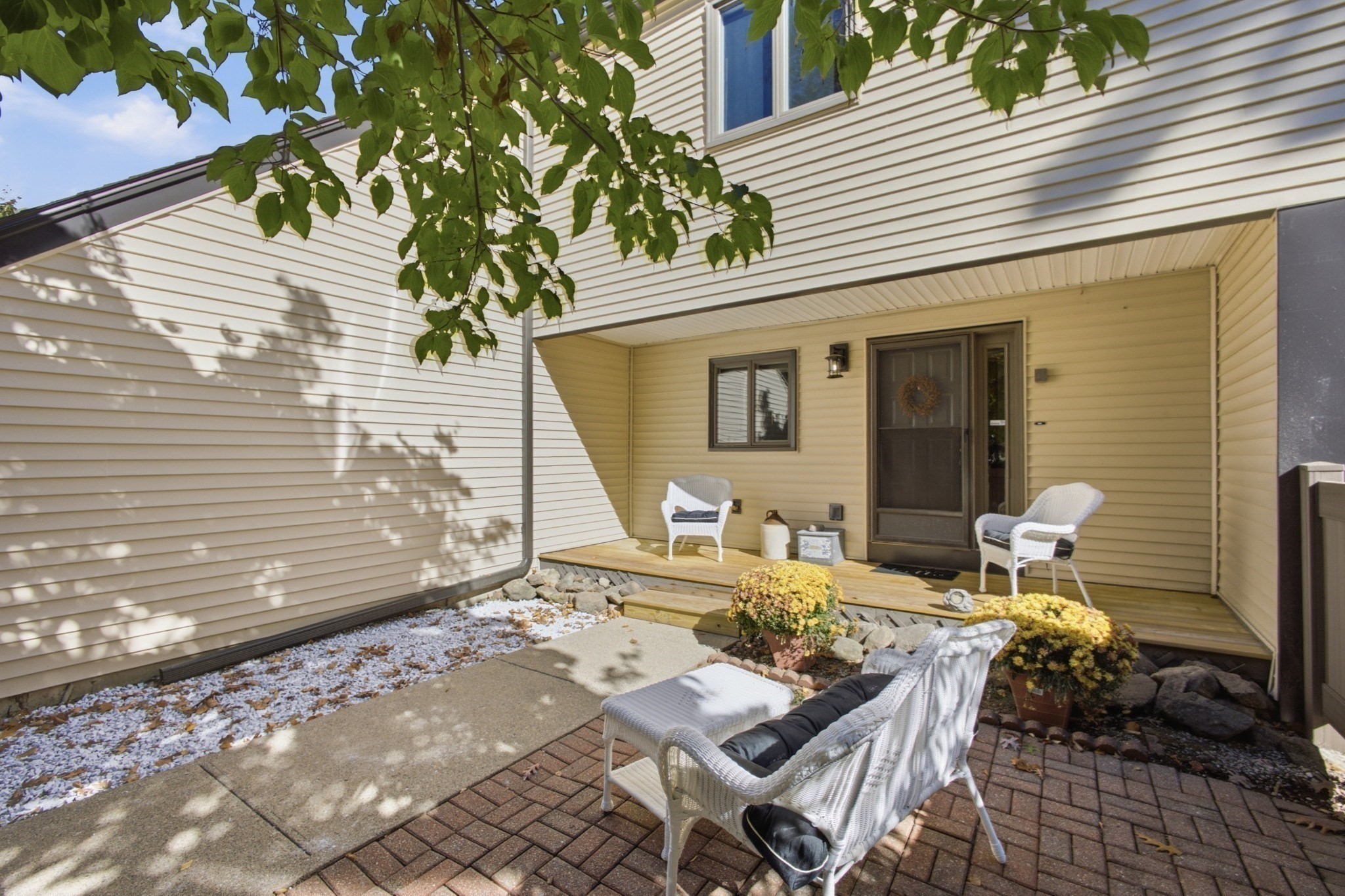 6 Clarendon Cmn # 6 Property Photo 1
