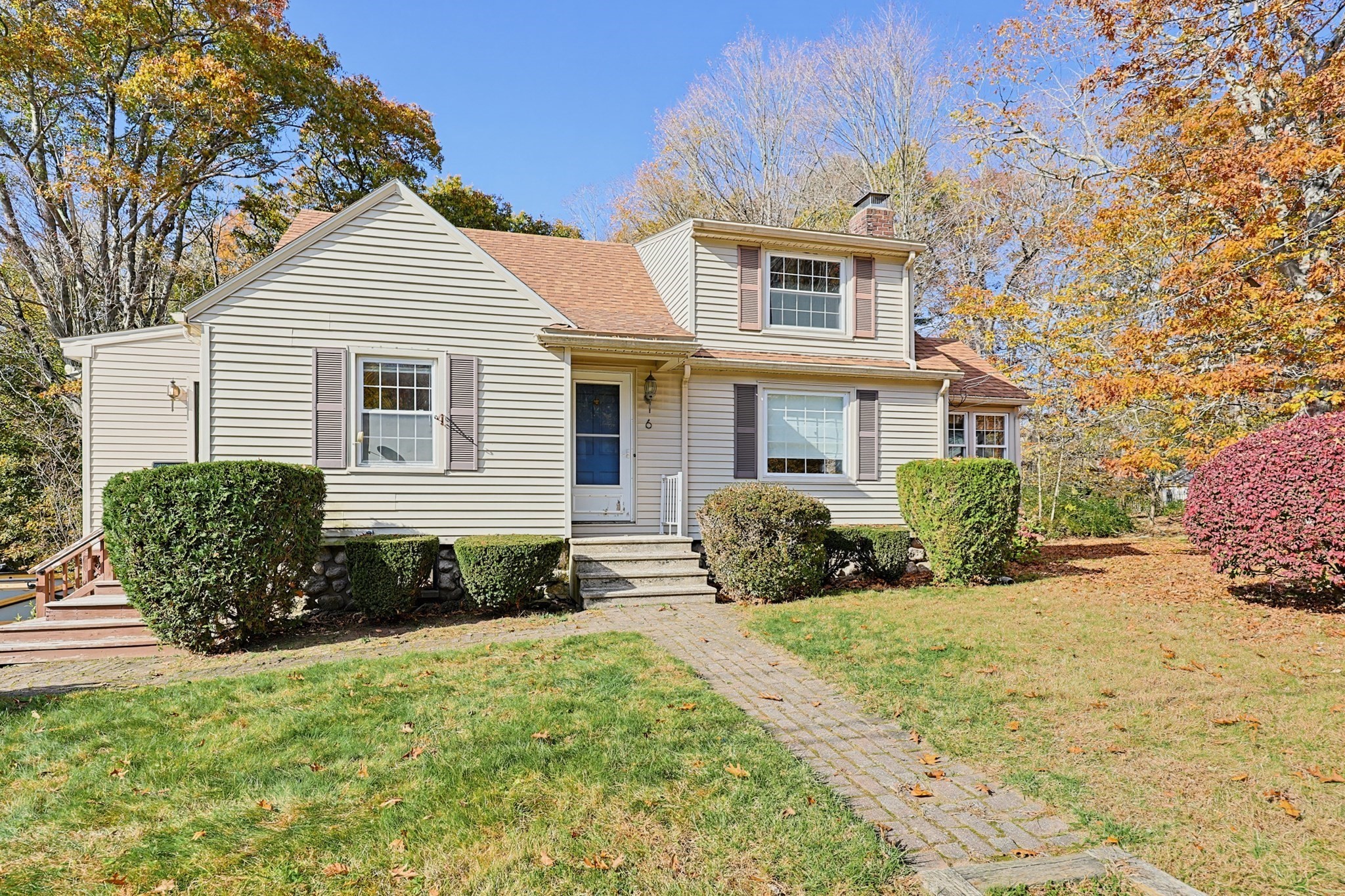 6 Carleton Rd Property Photo 1