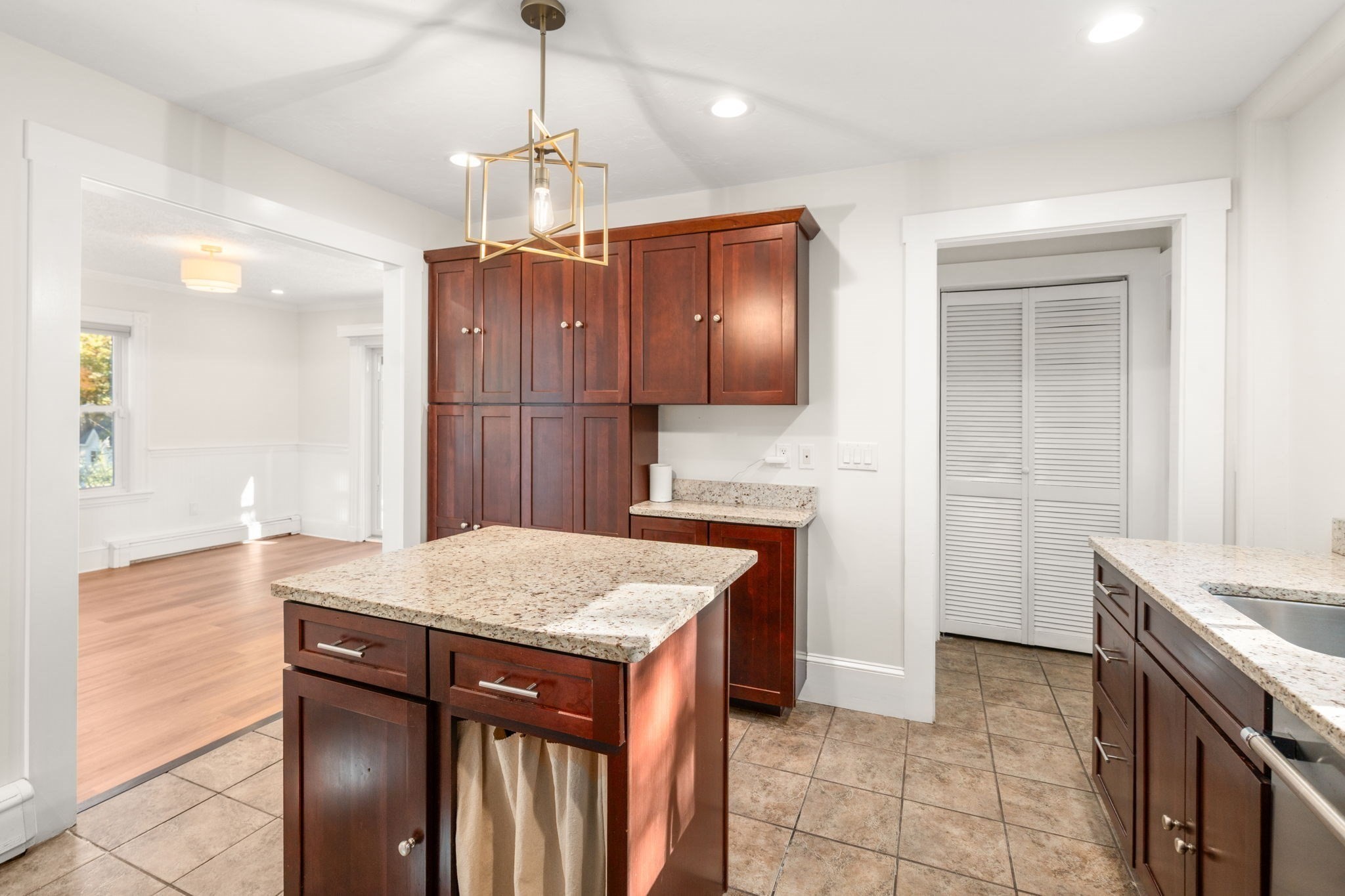 29 Clapp St Property Photo 8